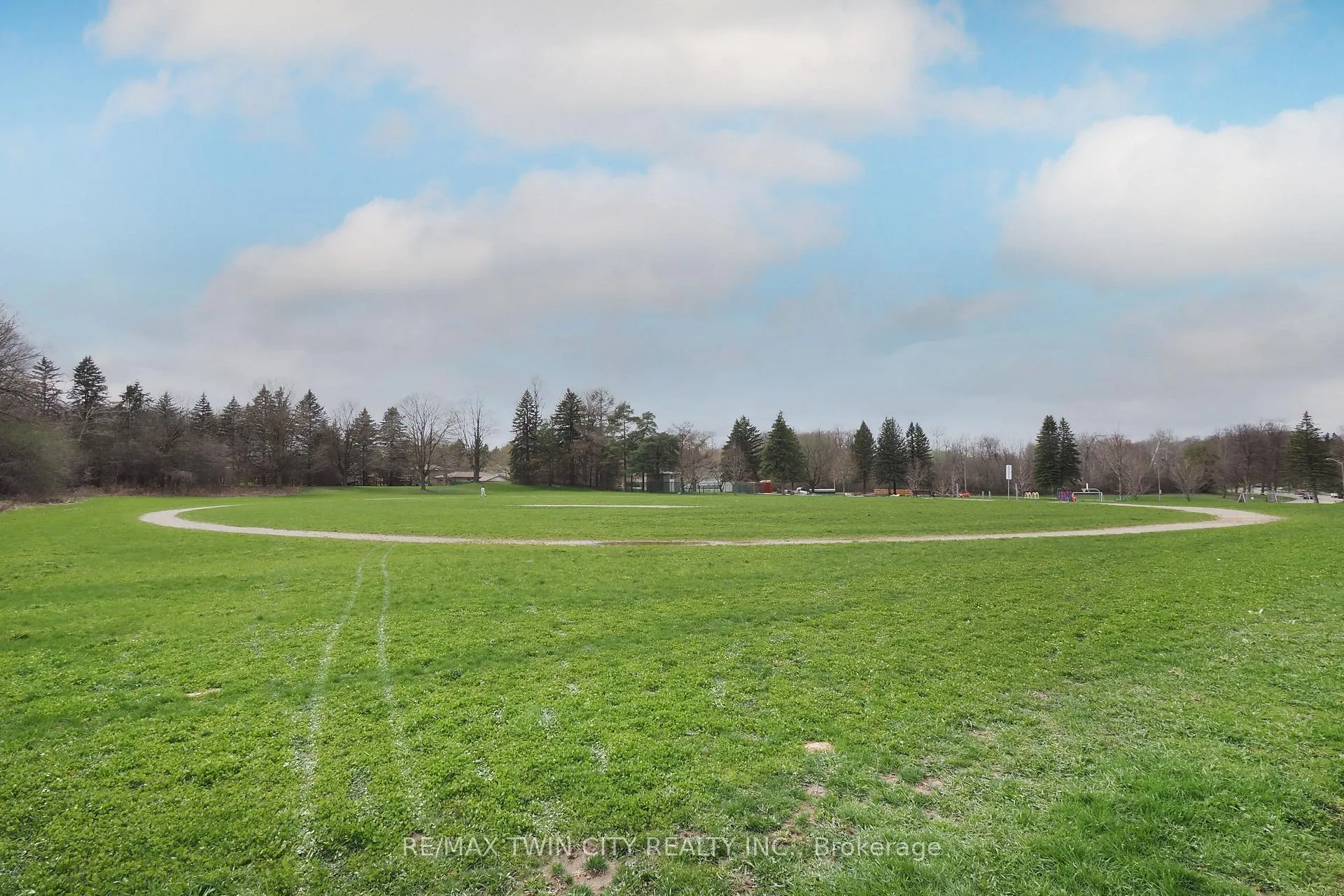Photo 43 of 27 Gleason Crescent, Kitchener — HOMEH