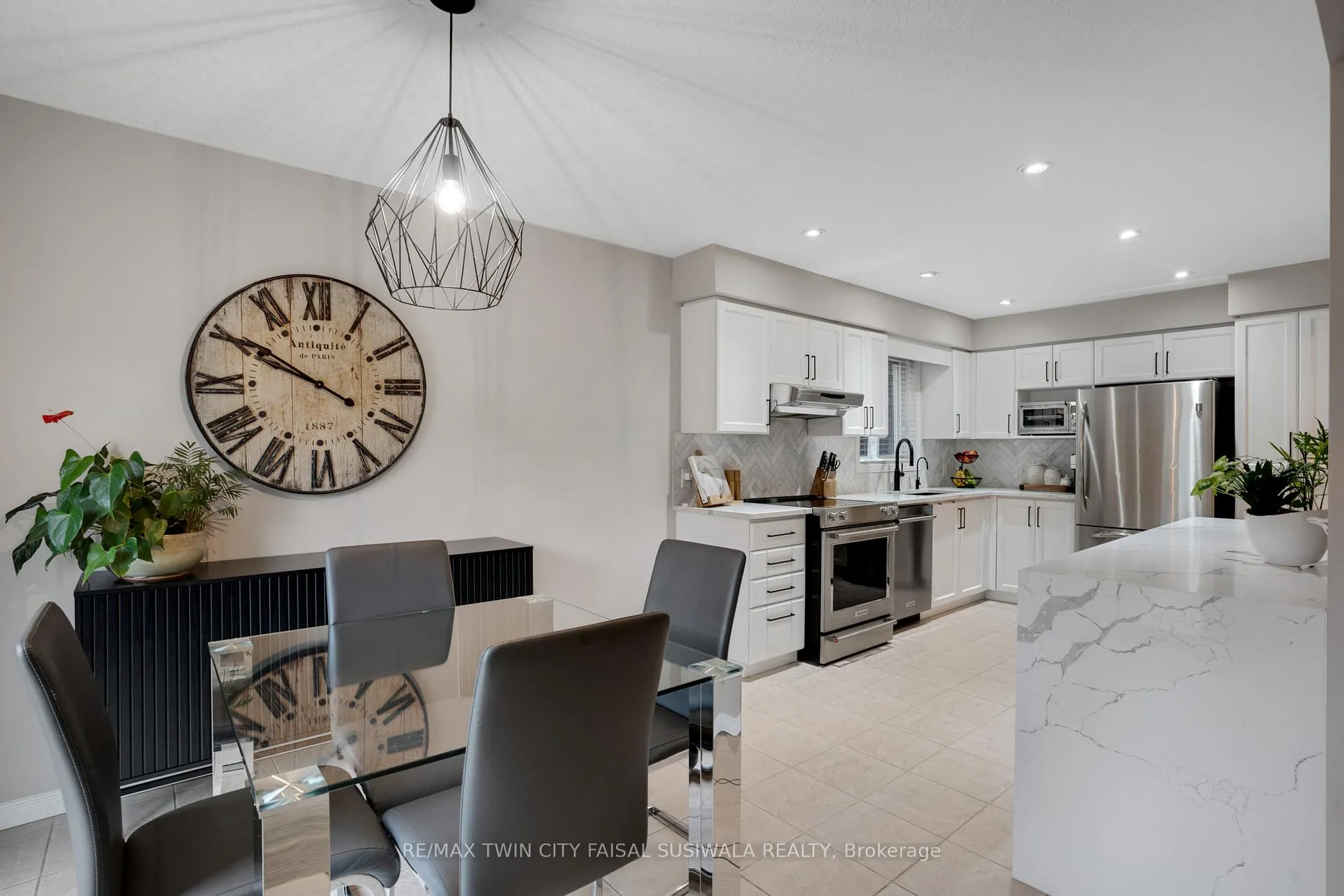 Photo 17 of 99 Udvari Crescent, Kitchener — HOMEH