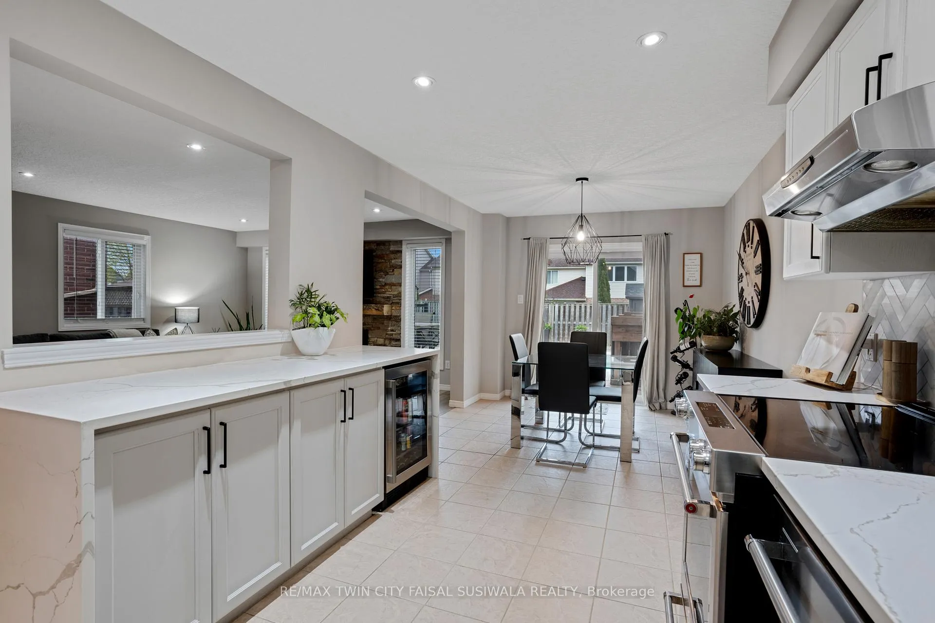Photo 20 of 99 Udvari Crescent, Kitchener — HOMEH