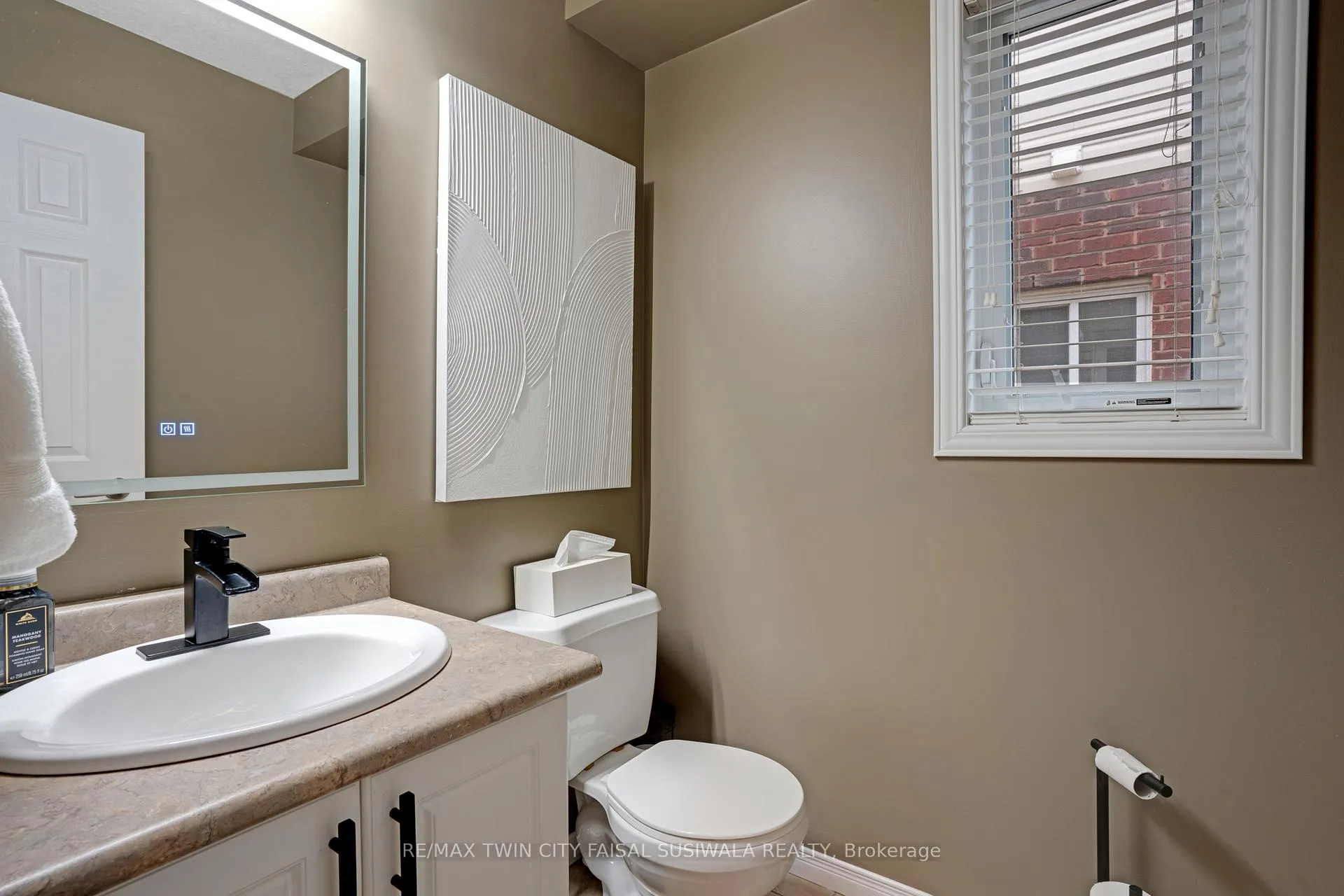 Photo 21 of 99 Udvari Crescent, Kitchener — HOMEH