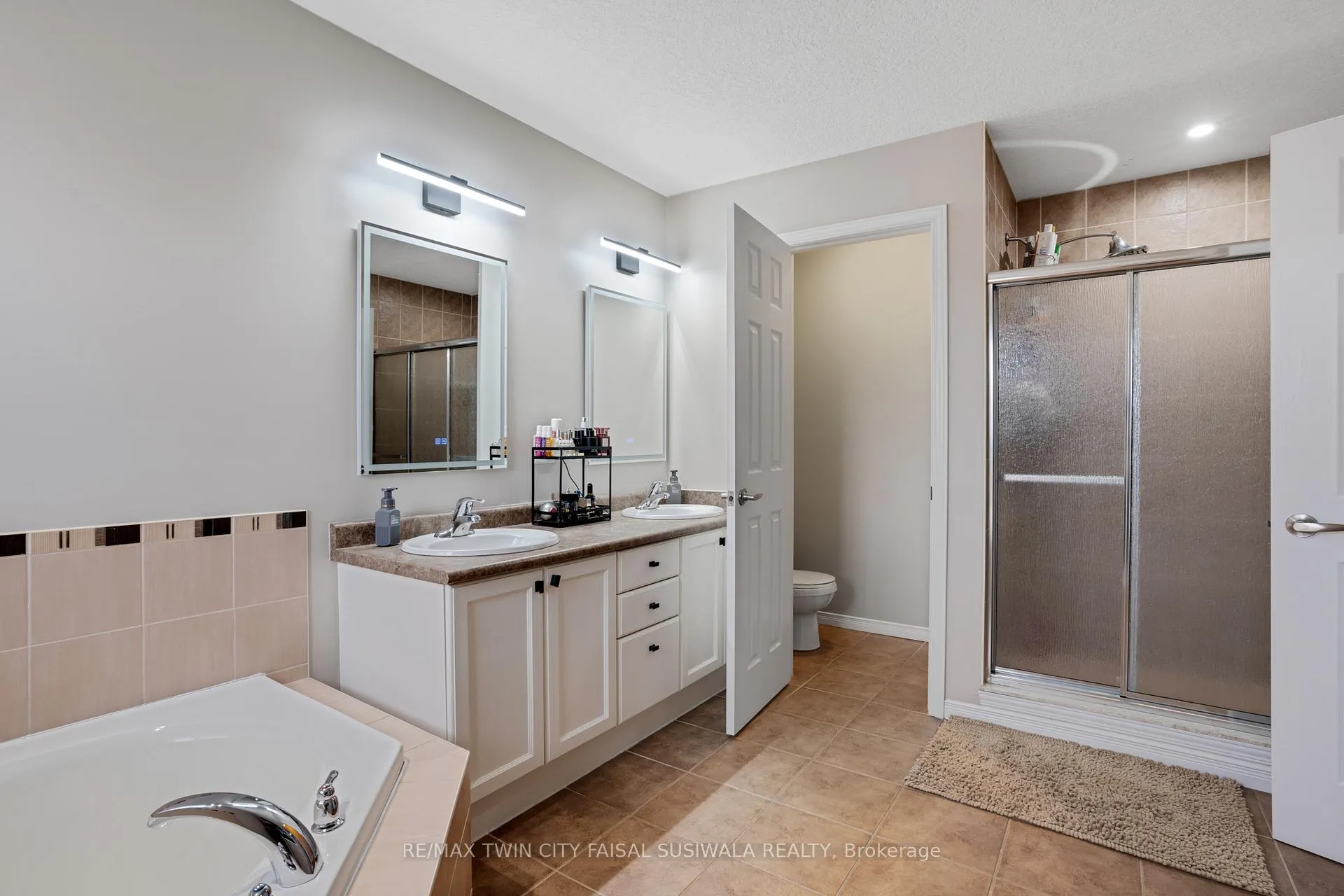 Photo 28 of 99 Udvari Crescent, Kitchener — HOMEH