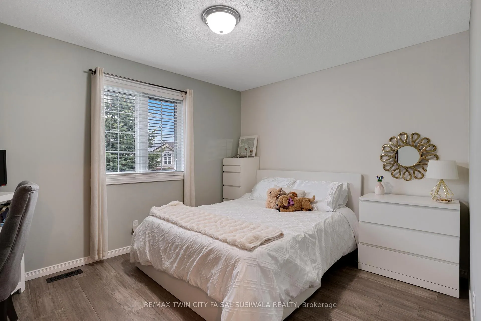 Photo 30 of 99 Udvari Crescent, Kitchener — HOMEH