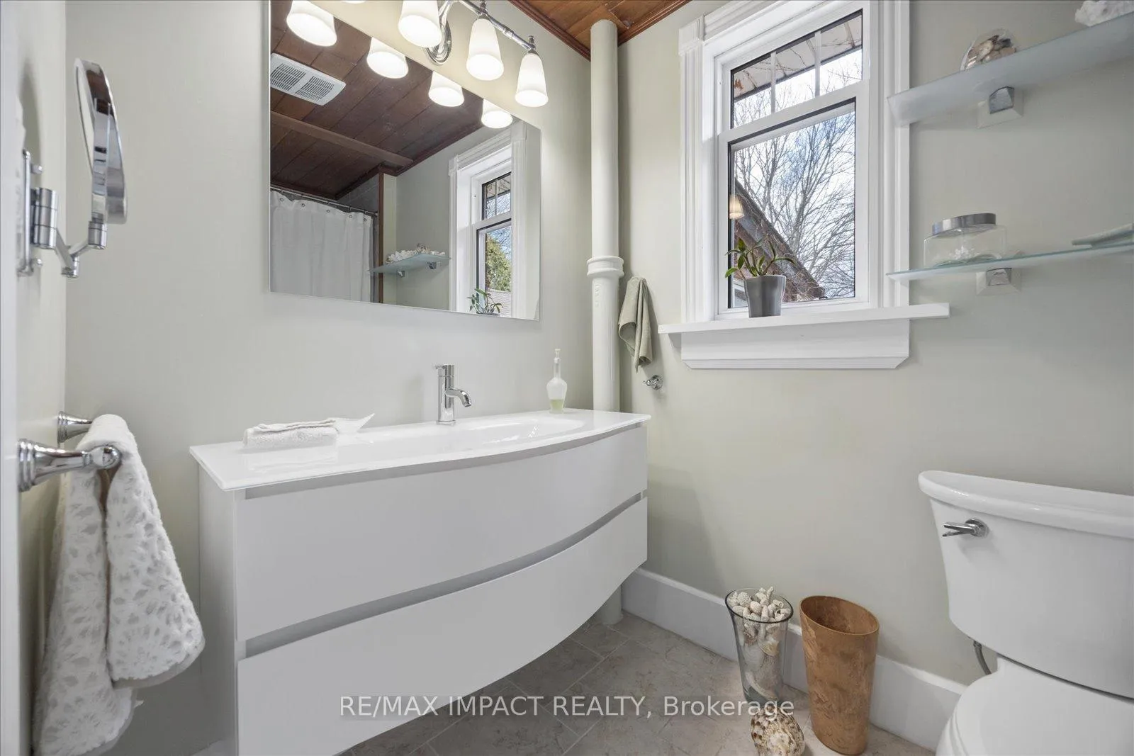 Photo 15 of 620 Christie Avenue, Oshawa, O'Neill — HOMEH