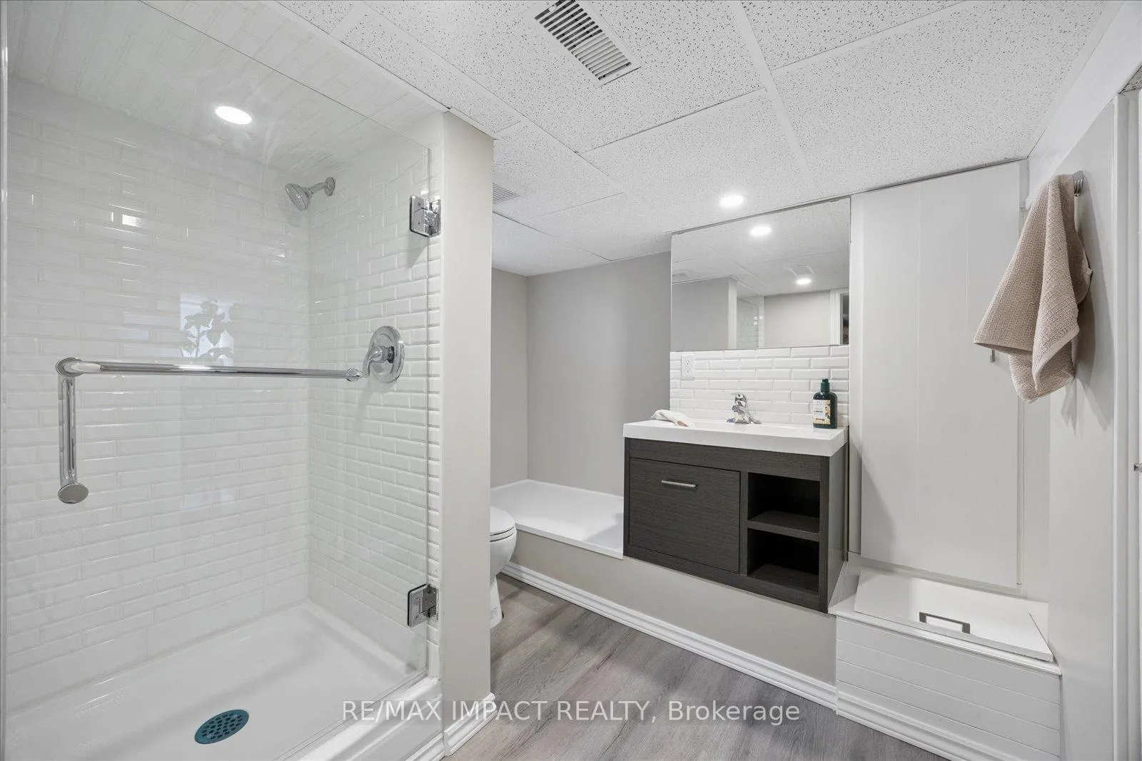 Photo 21 of 620 Christie Avenue, Oshawa, O'Neill — HOMEH