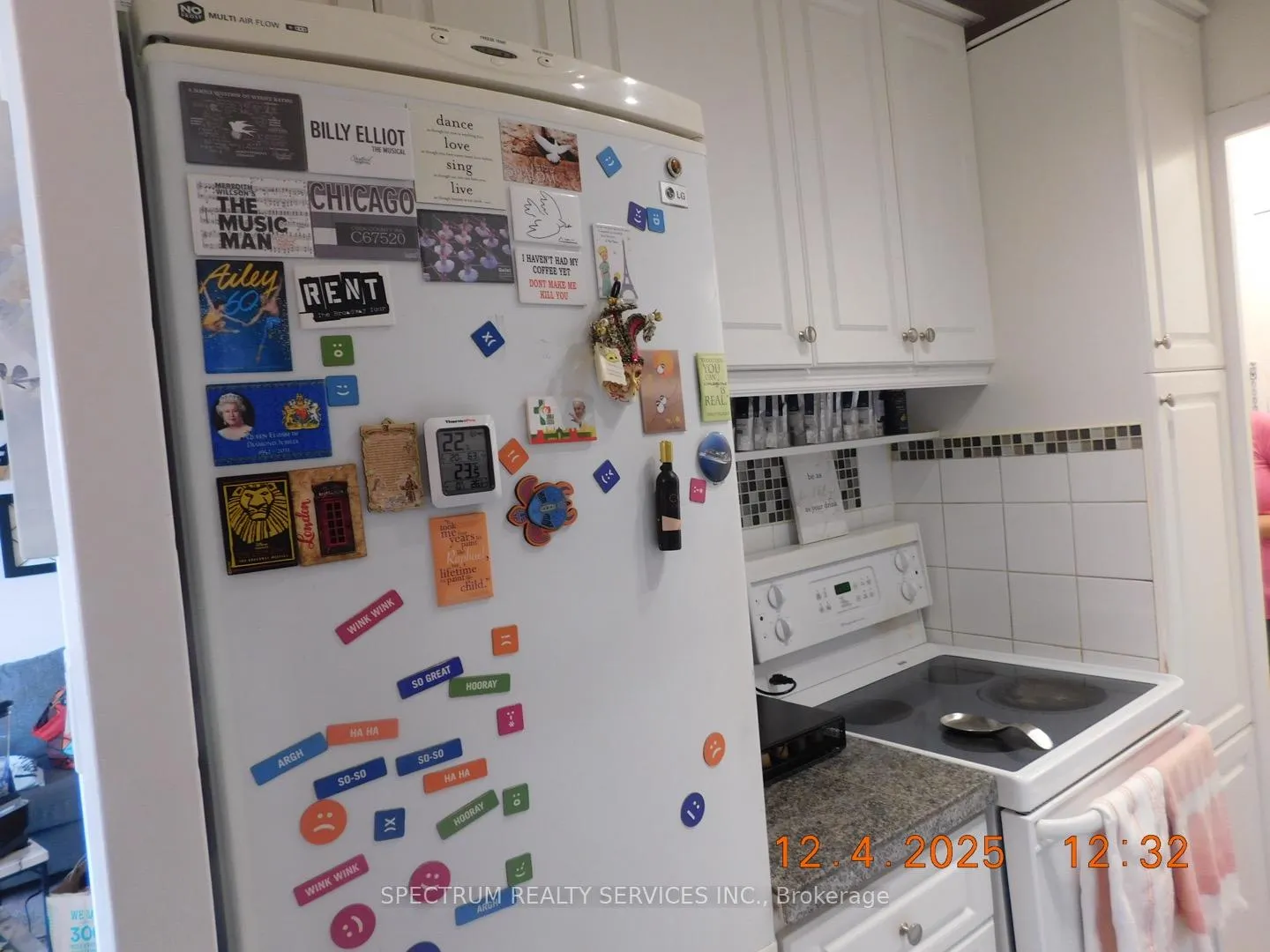 Photo 7 of Unit 808, 3320 Fieldgate Drive, Mississauga, Applewood — HOMEH