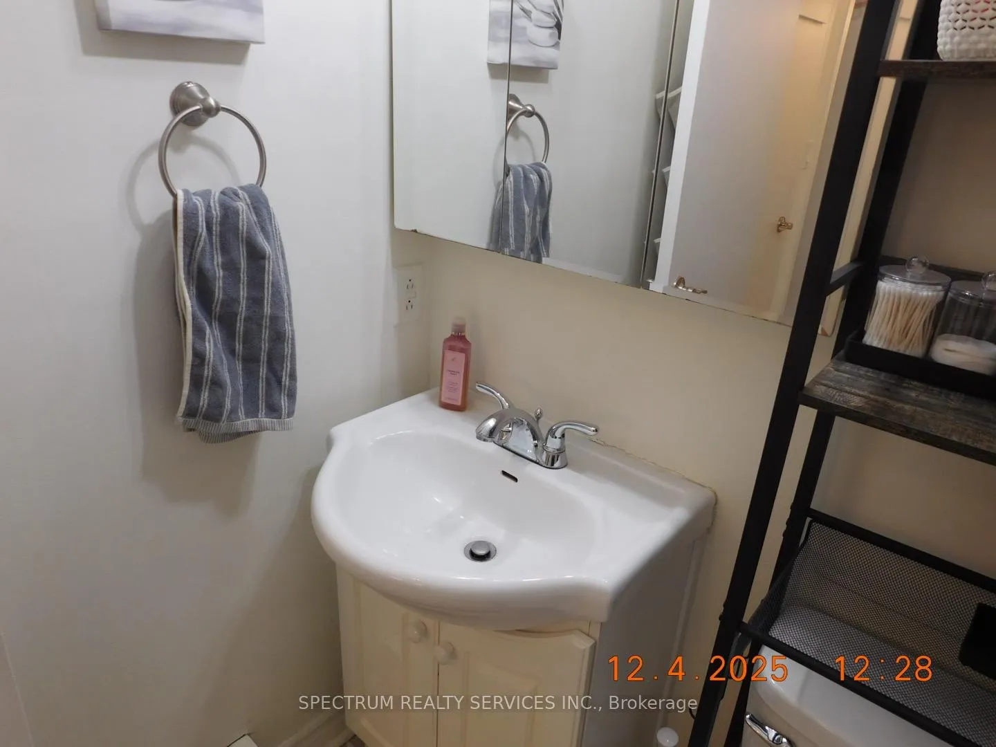 Photo 9 of Unit 808, 3320 Fieldgate Drive, Mississauga, Applewood — HOMEH