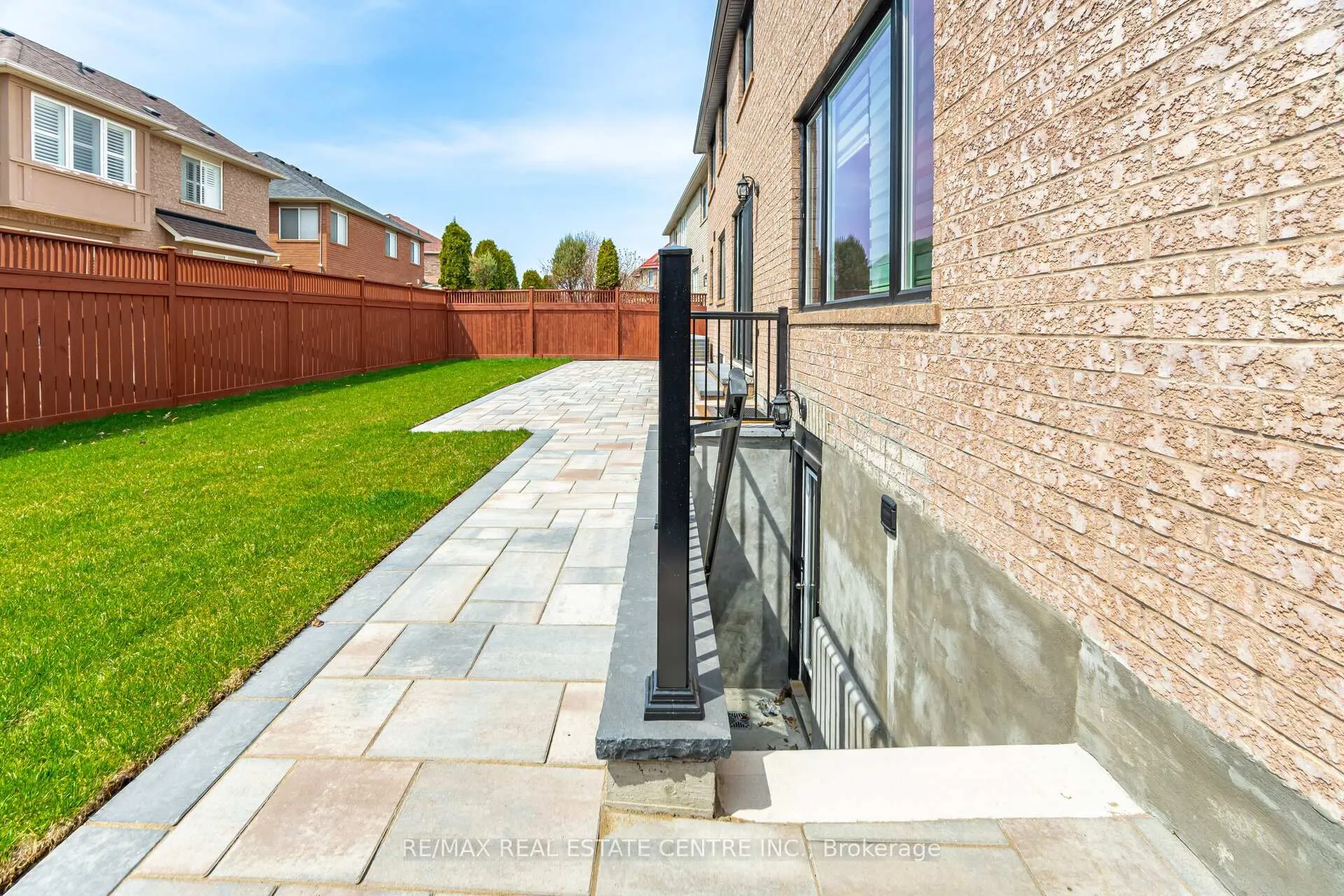 Photo 2 of Unit Basement Apartment, 17 Wonder Way, Brampton, Vales of Castlemore — HOMEH