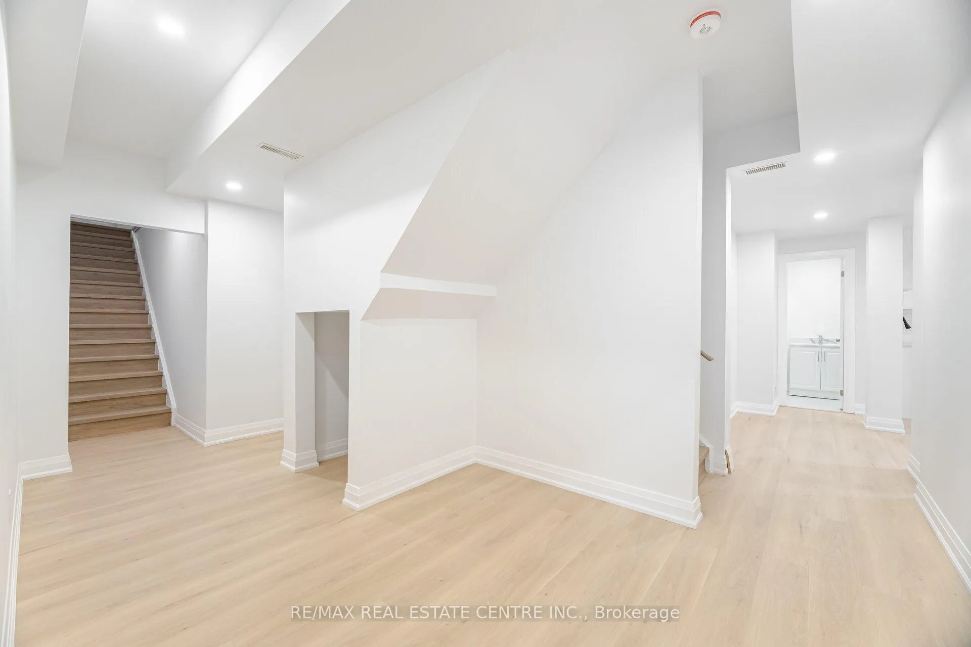 Photo 14 of Unit Basement Apartment, 17 Wonder Way, Brampton, Vales of Castlemore — HOMEH