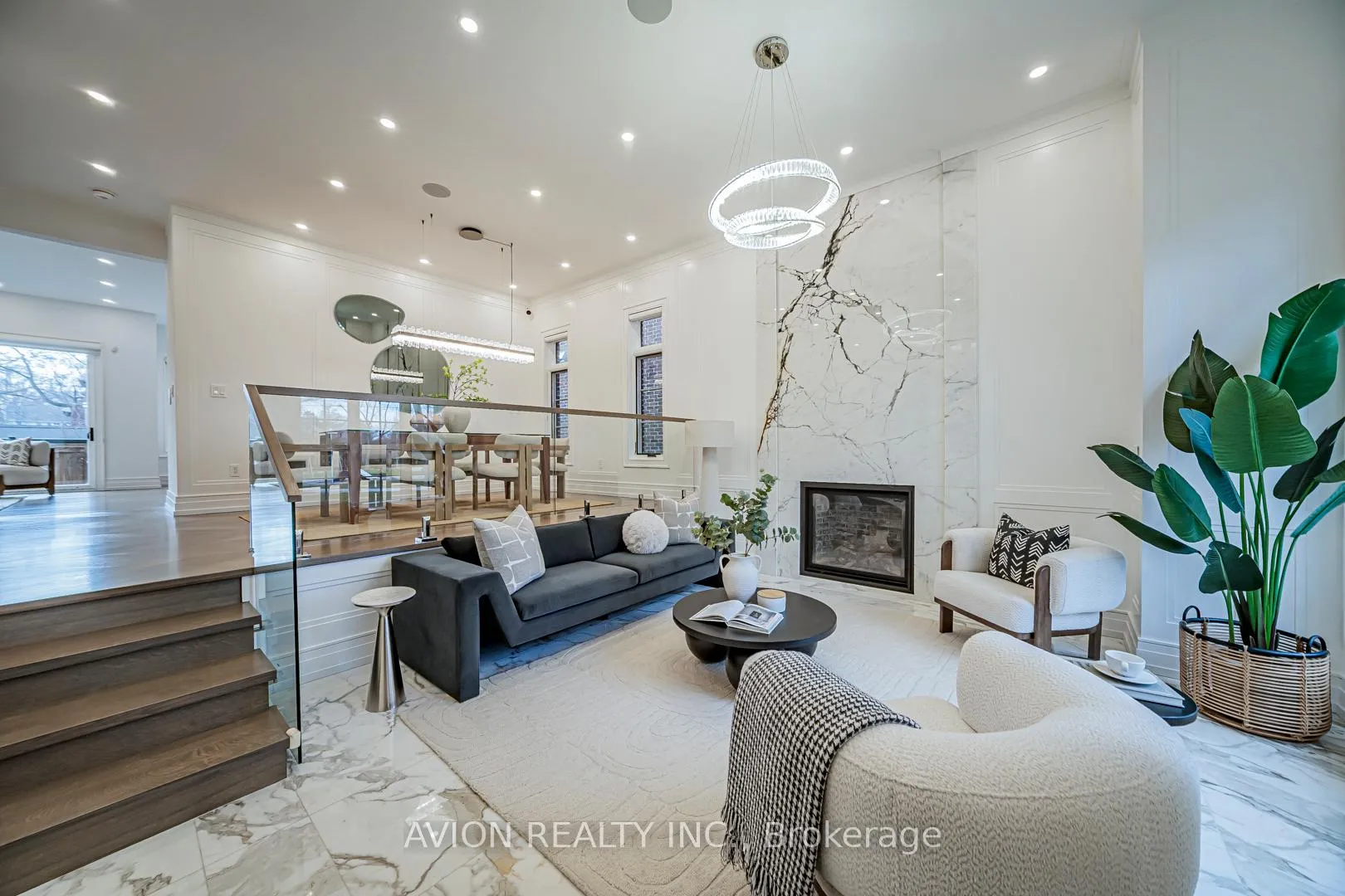 Photo 4 of 29 Evergreen Gardens, Toronto, Leaside — HOMEH