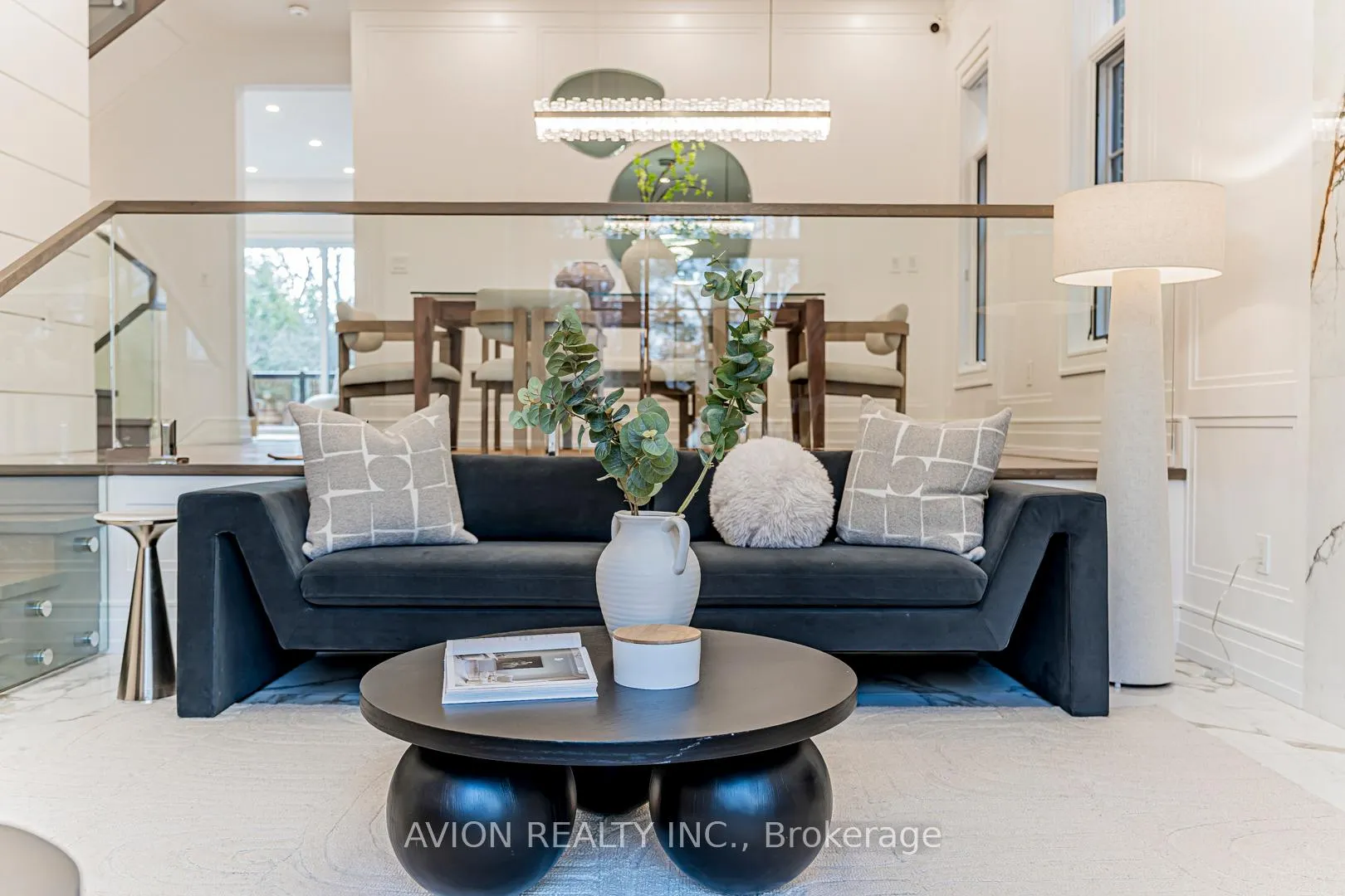 Photo 6 of 29 Evergreen Gardens, Toronto, Leaside — HOMEH