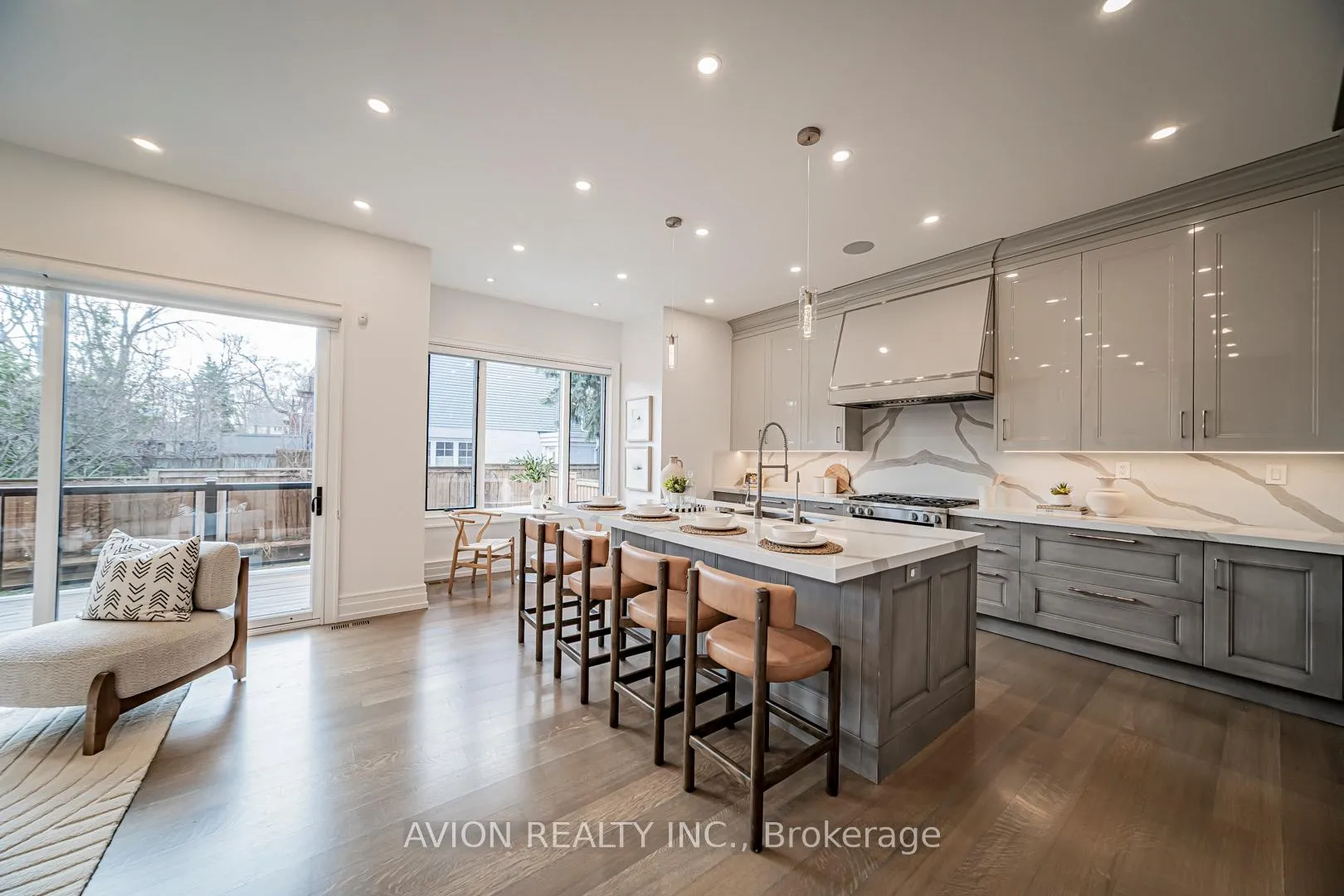 Photo 9 of 29 Evergreen Gardens, Toronto, Leaside — HOMEH