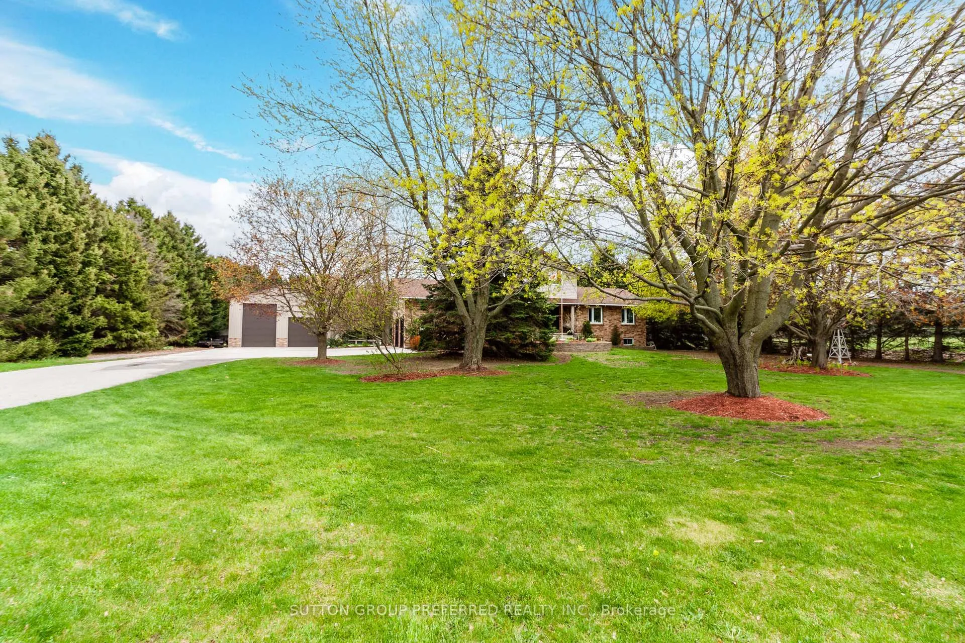 Photo 2 of 8034 Imperial Road, Malahide, Rural Malahide — HOMEH