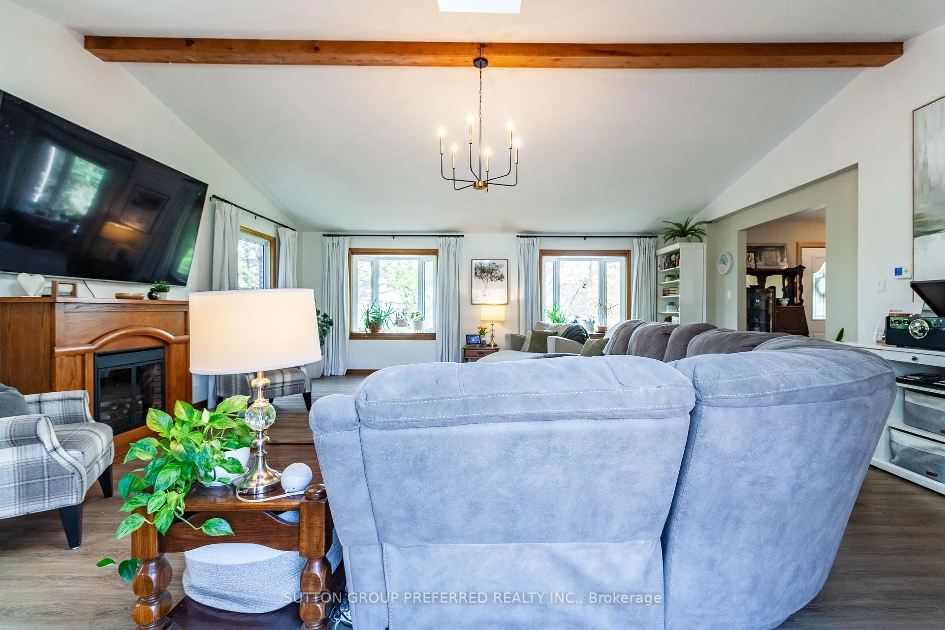 Photo 12 of 8034 Imperial Road, Malahide, Rural Malahide — HOMEH