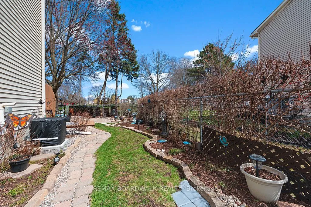 Photo 33 of 1111 Des Forets Avenue, Ottawa, Convent Glen North — HOMEH