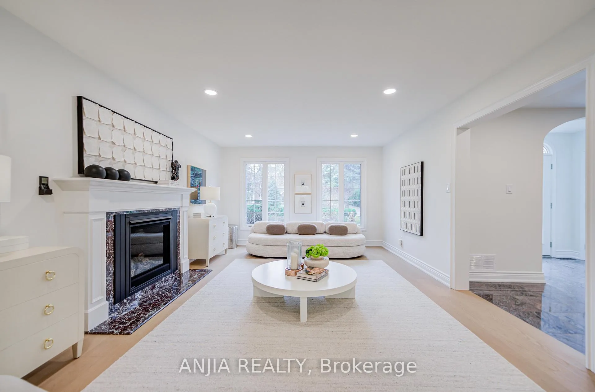 Photo 10 of 20 Country Estates Drive, Markham, Cachet — HOMEH