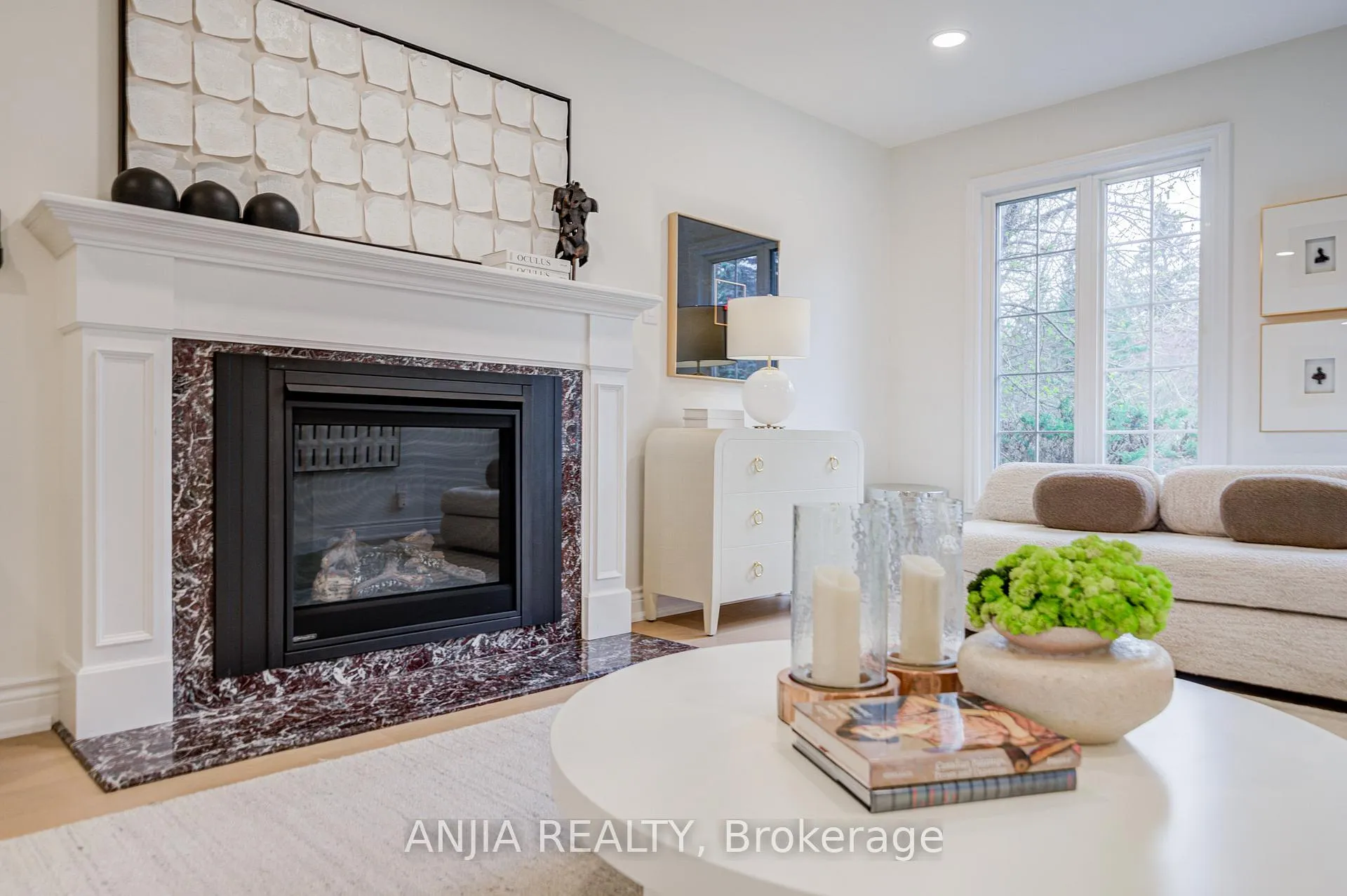Photo 12 of 20 Country Estates Drive, Markham, Cachet — HOMEH
