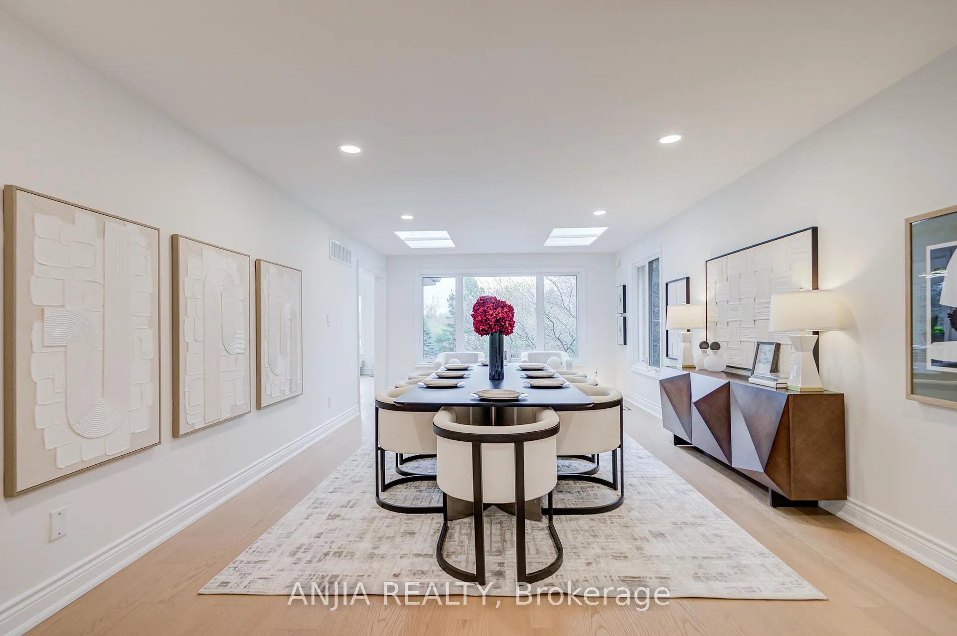 Photo 13 of 20 Country Estates Drive, Markham, Cachet — HOMEH