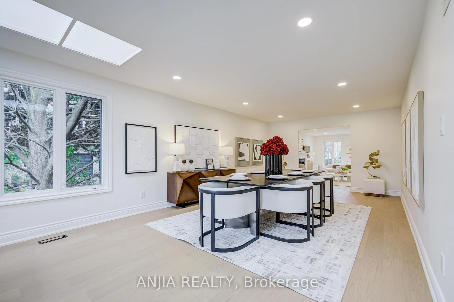 Photo 14 of 20 Country Estates Drive, Markham, Cachet — HOMEH