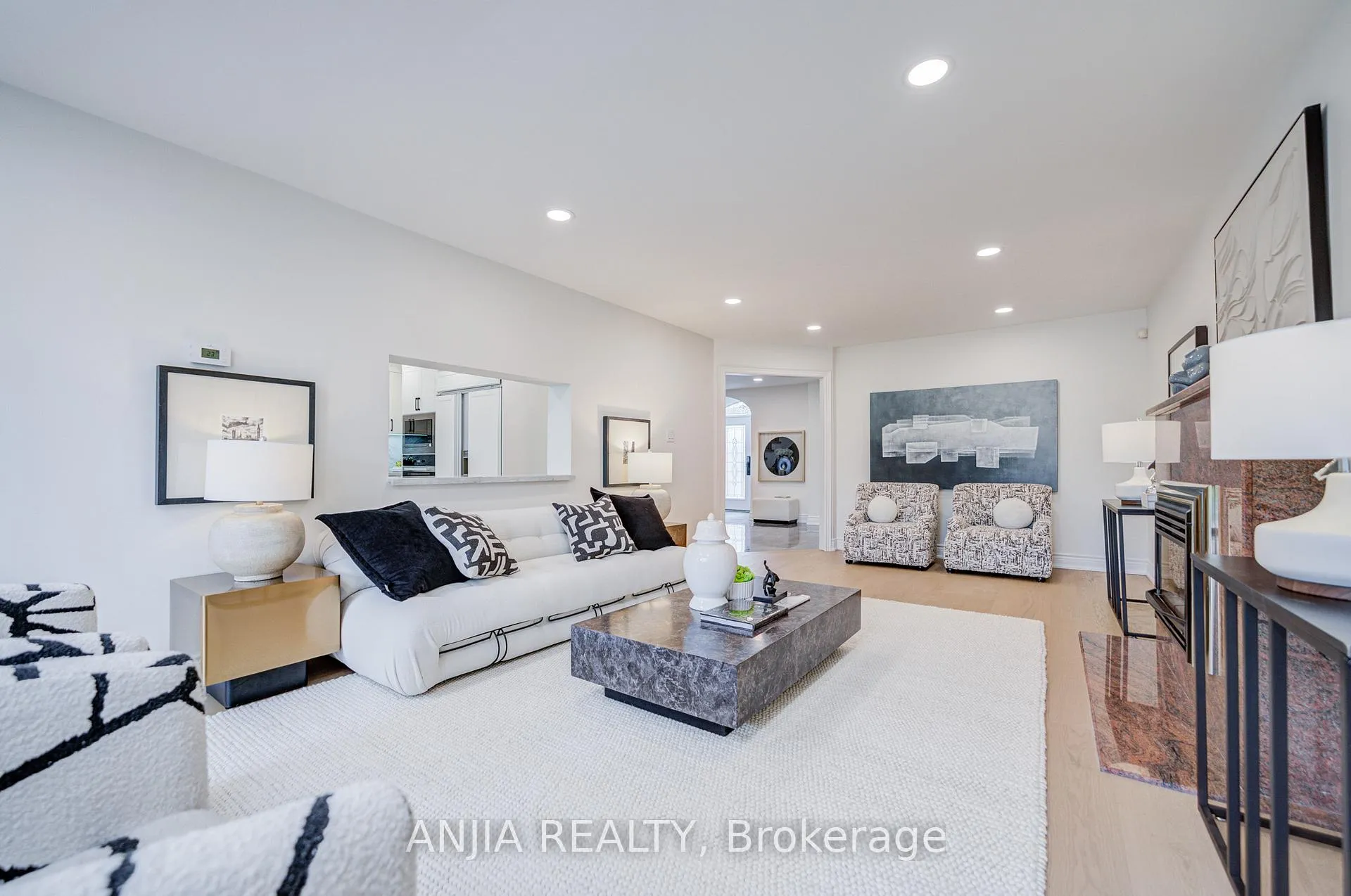 Photo 17 of 20 Country Estates Drive, Markham, Cachet — HOMEH
