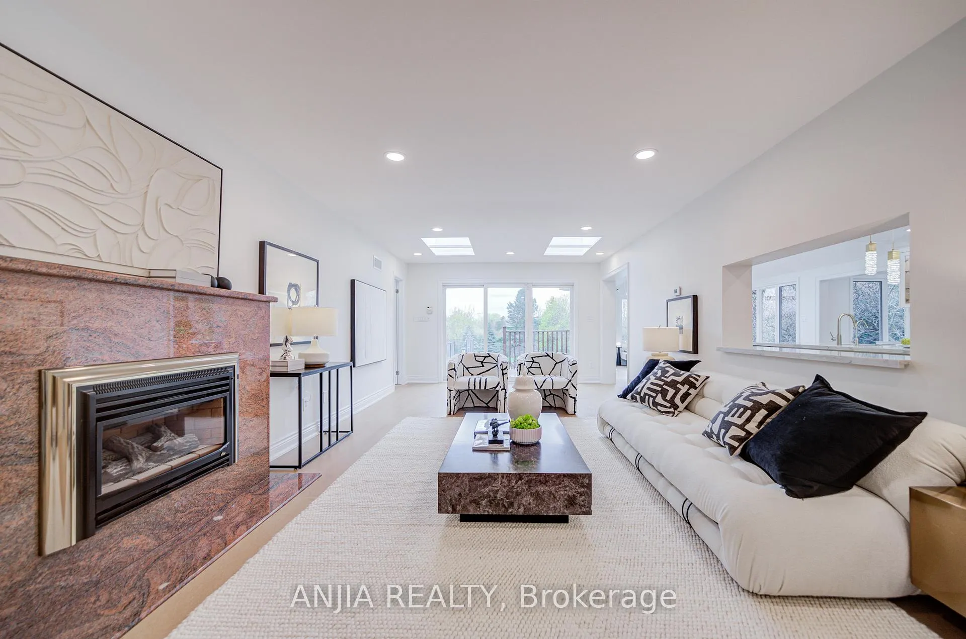 Photo 18 of 20 Country Estates Drive, Markham, Cachet — HOMEH