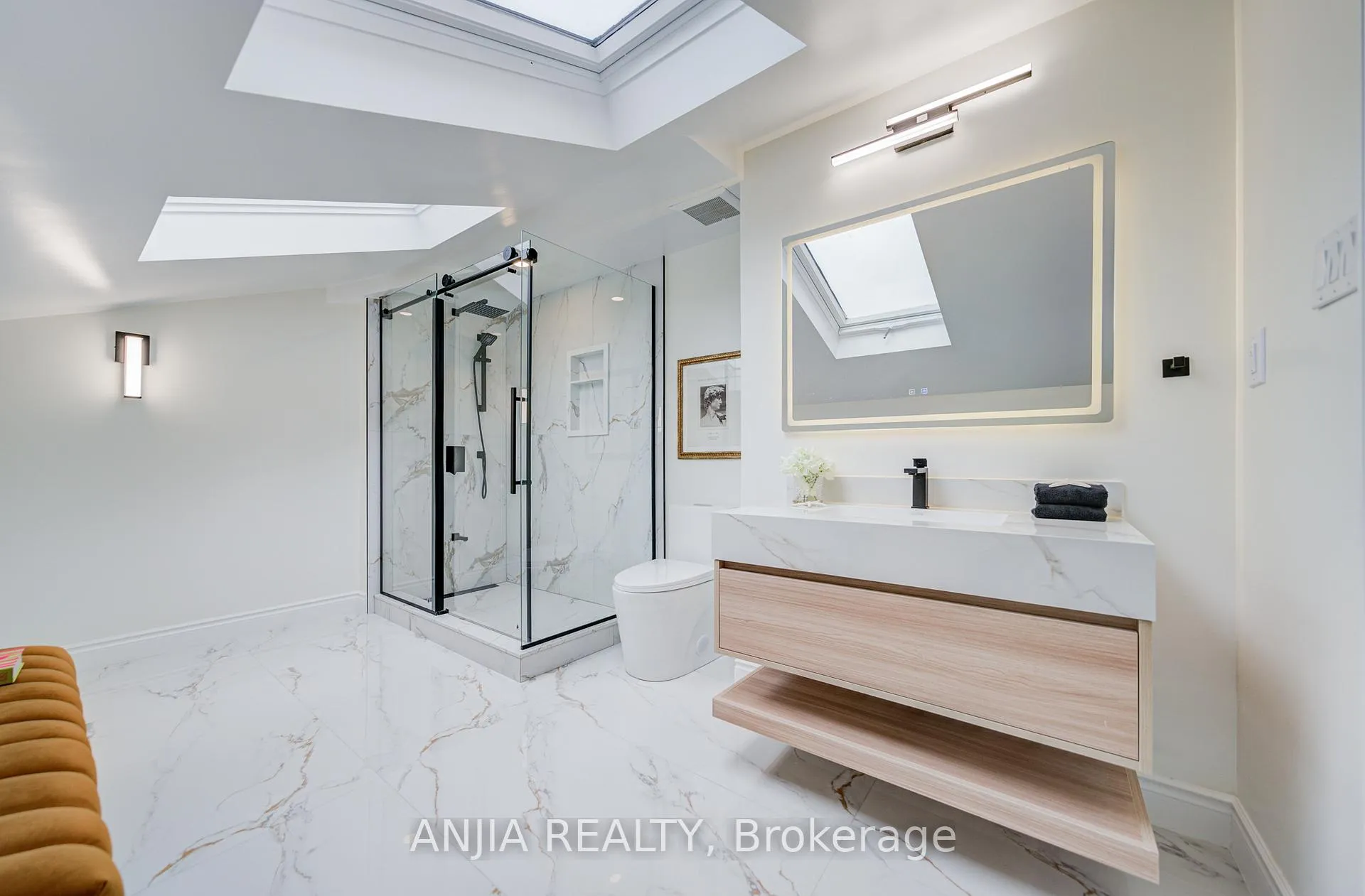 Photo 32 of 20 Country Estates Drive, Markham, Cachet — HOMEH