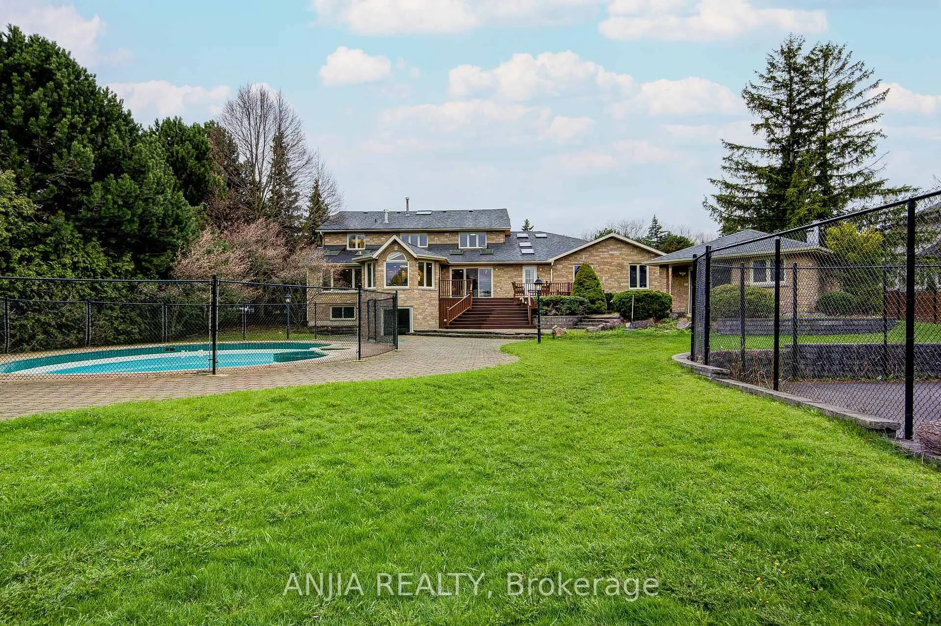 Photo 48 of 20 Country Estates Drive, Markham, Cachet — HOMEH