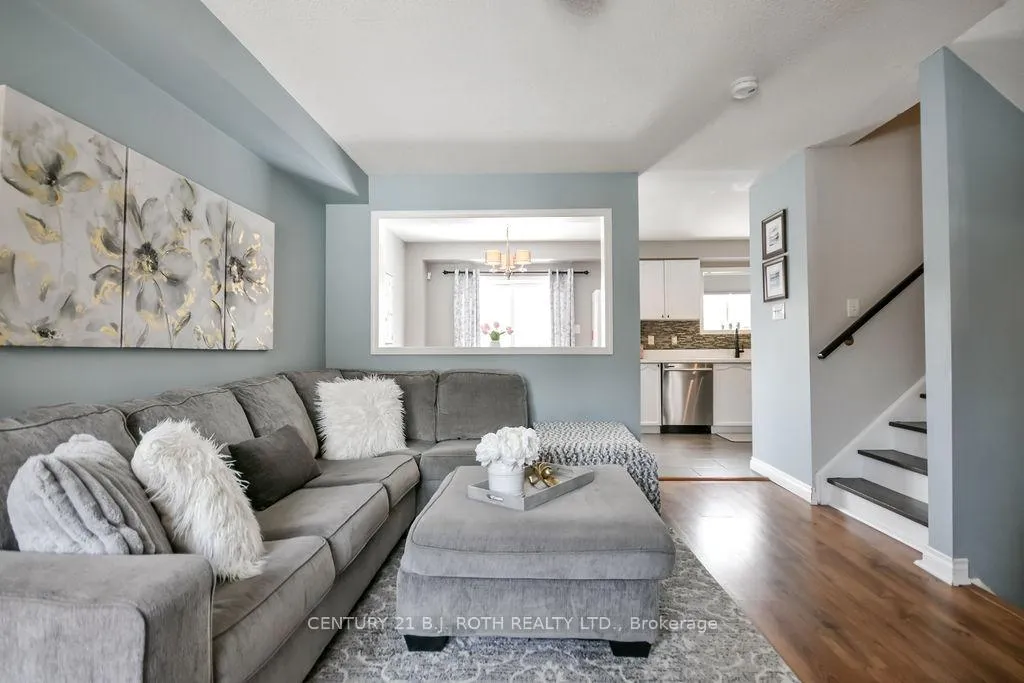 Photo 3 of 35 Hawthorne Crescent, Barrie, Ardagh — HOMEH