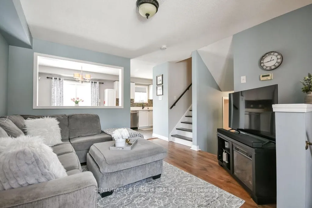 Photo 4 of 35 Hawthorne Crescent, Barrie, Ardagh — HOMEH