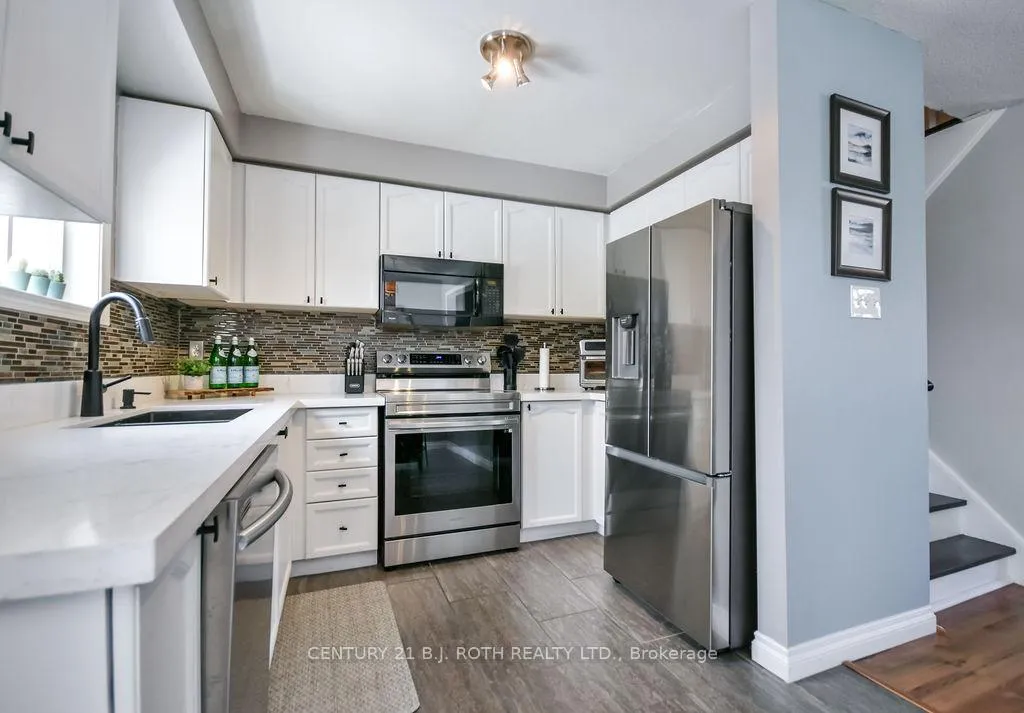 Photo 6 of 35 Hawthorne Crescent, Barrie, Ardagh — HOMEH