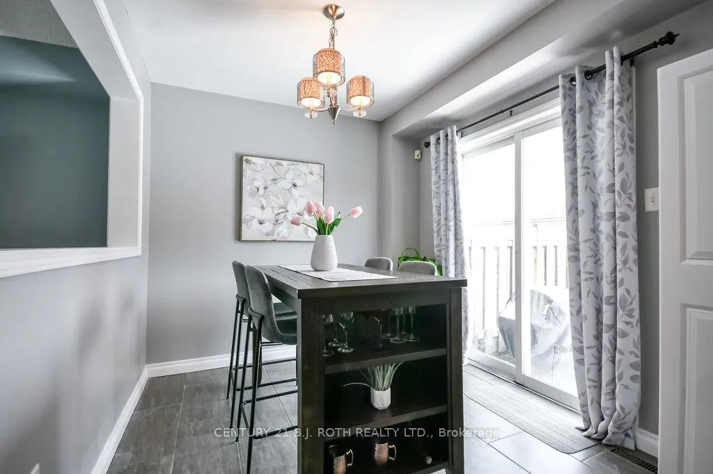 Photo 8 of 35 Hawthorne Crescent, Barrie, Ardagh — HOMEH