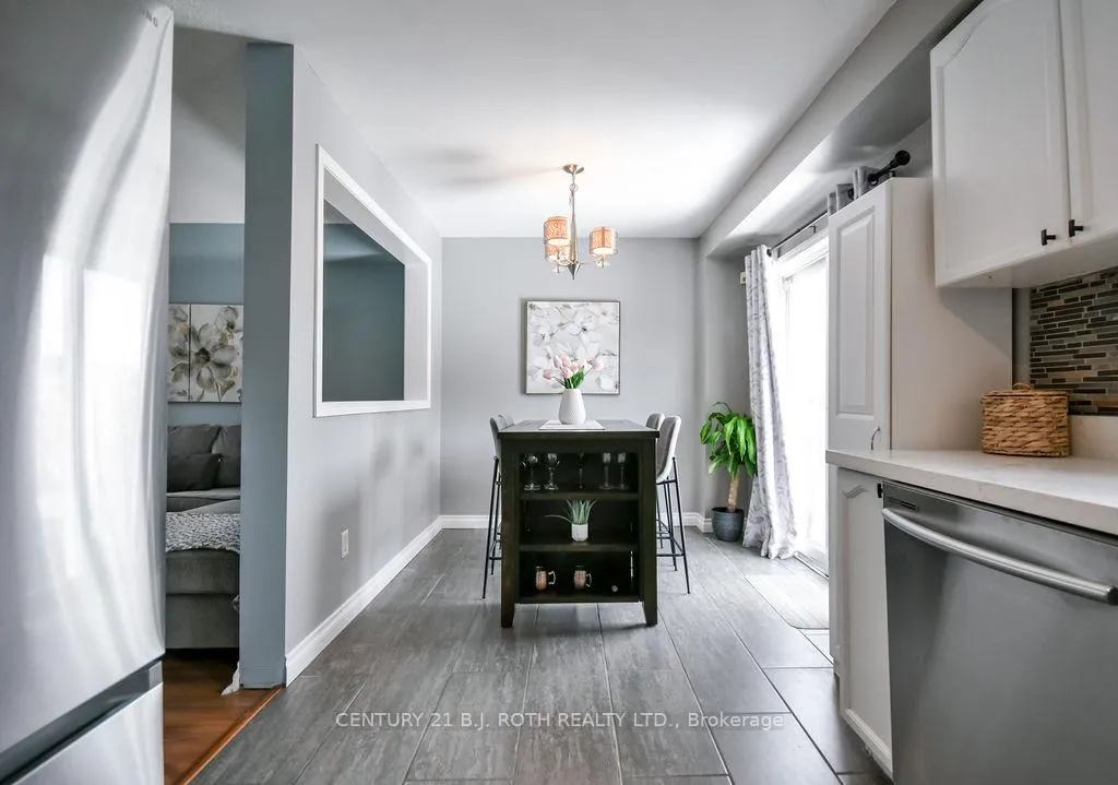 Photo 9 of 35 Hawthorne Crescent, Barrie, Ardagh — HOMEH
