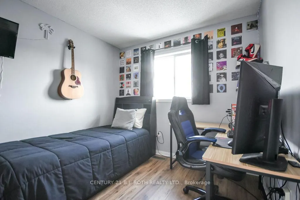 Photo 16 of 35 Hawthorne Crescent, Barrie, Ardagh — HOMEH