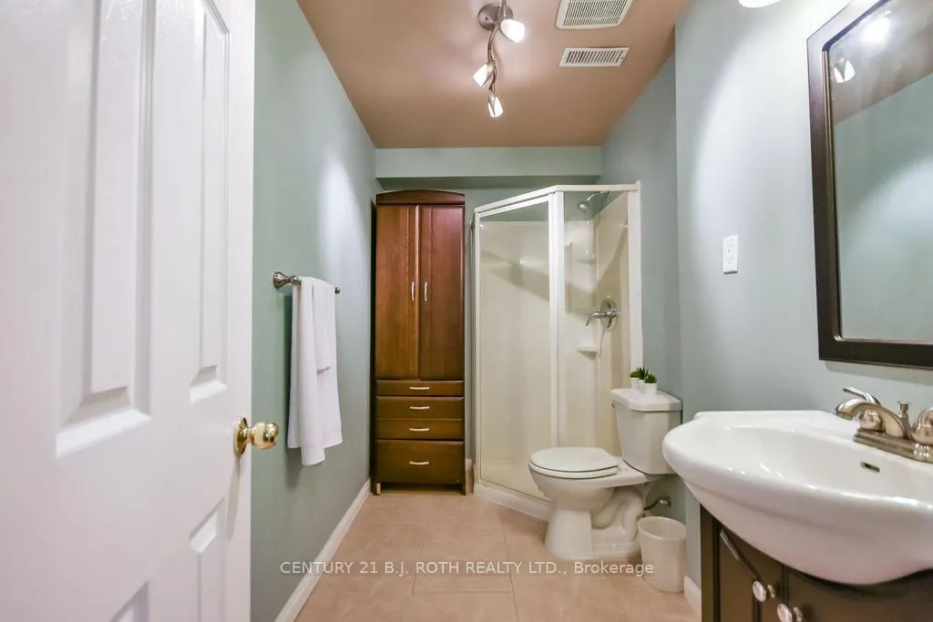 Photo 22 of 35 Hawthorne Crescent, Barrie, Ardagh — HOMEH