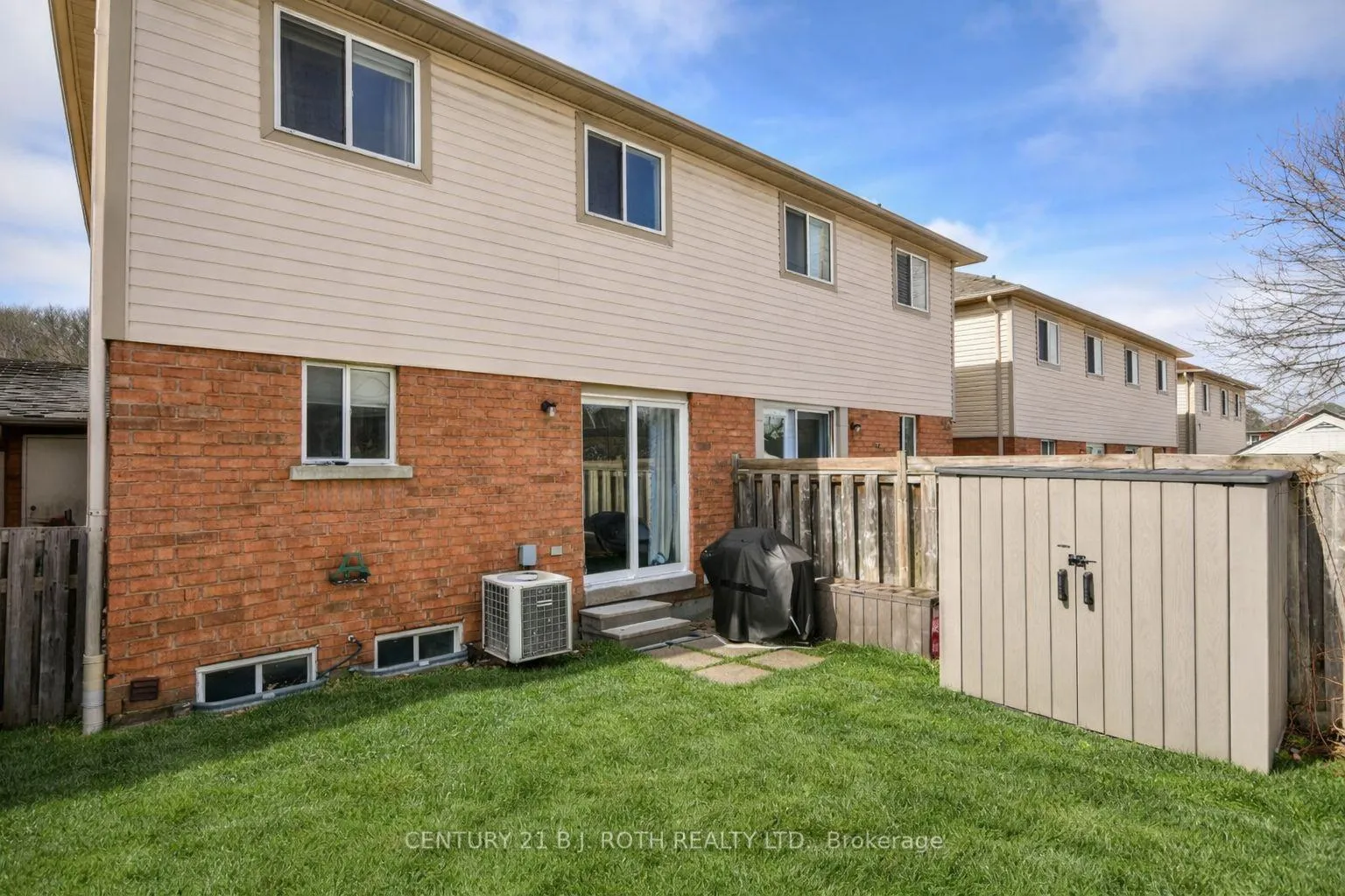 Photo 25 of 35 Hawthorne Crescent, Barrie, Ardagh — HOMEH