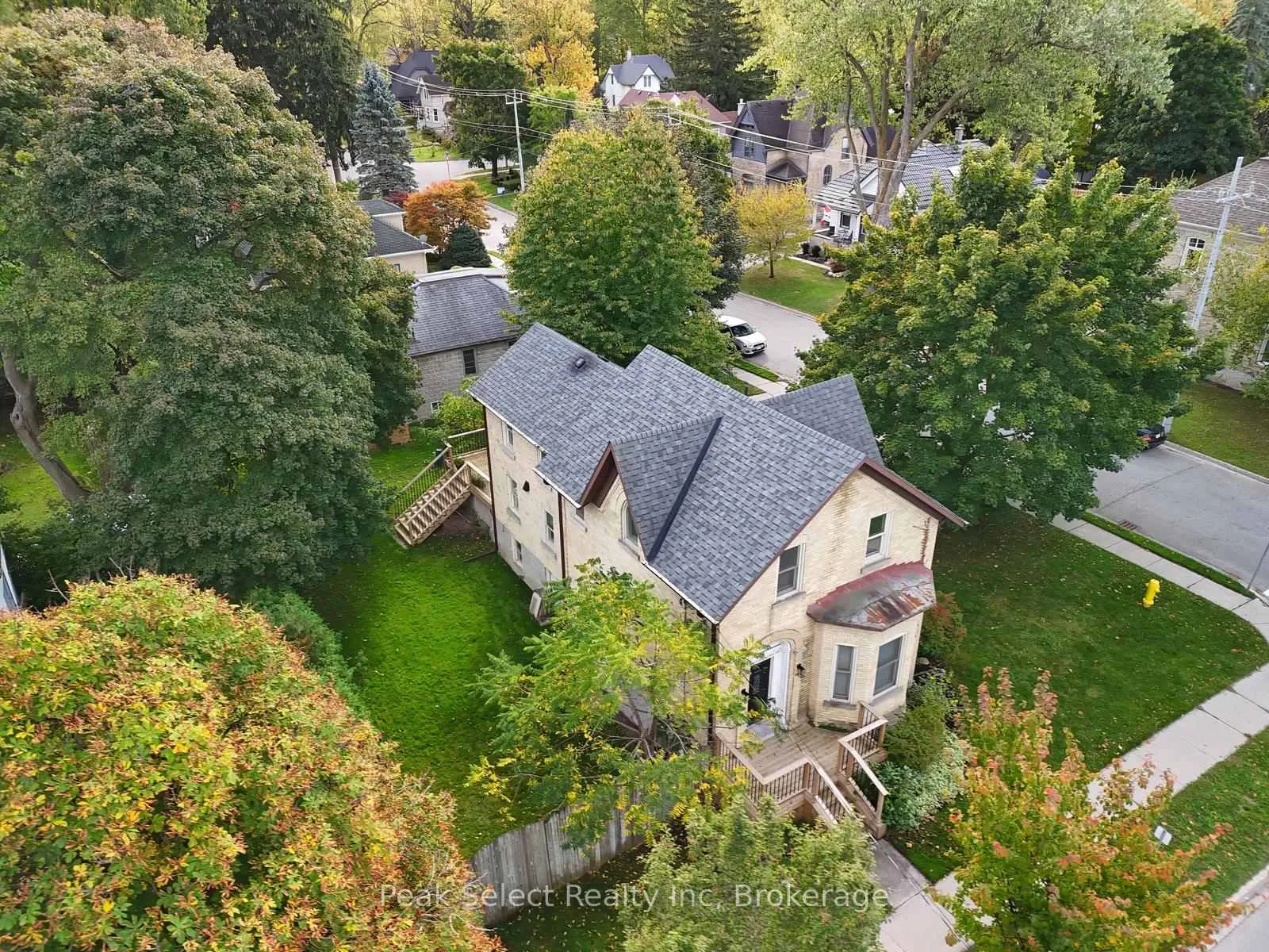 Photo of 382 Queen Street E