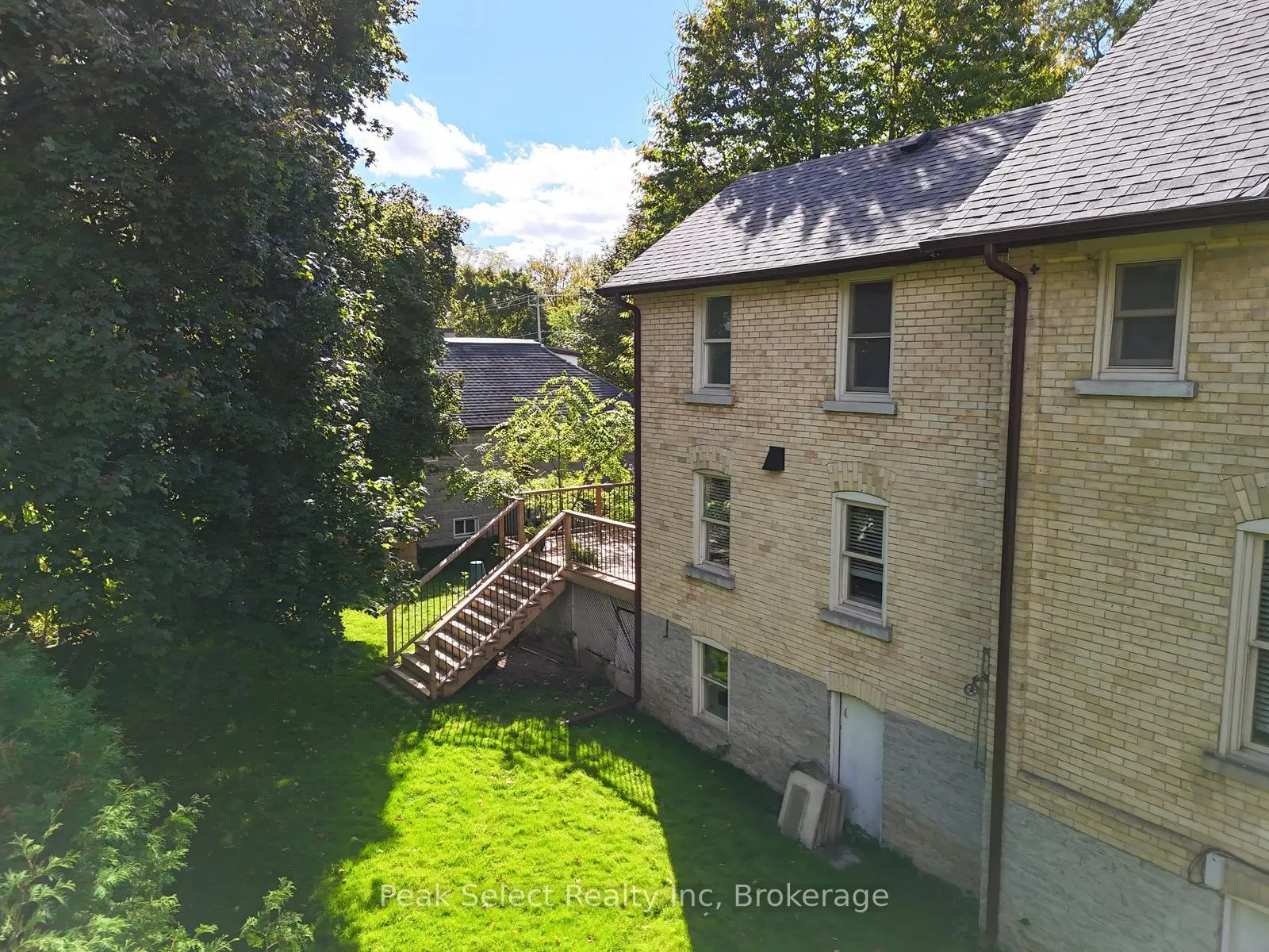 Photo 4 of 382 Queen Street E, St. Marys — HOMEH