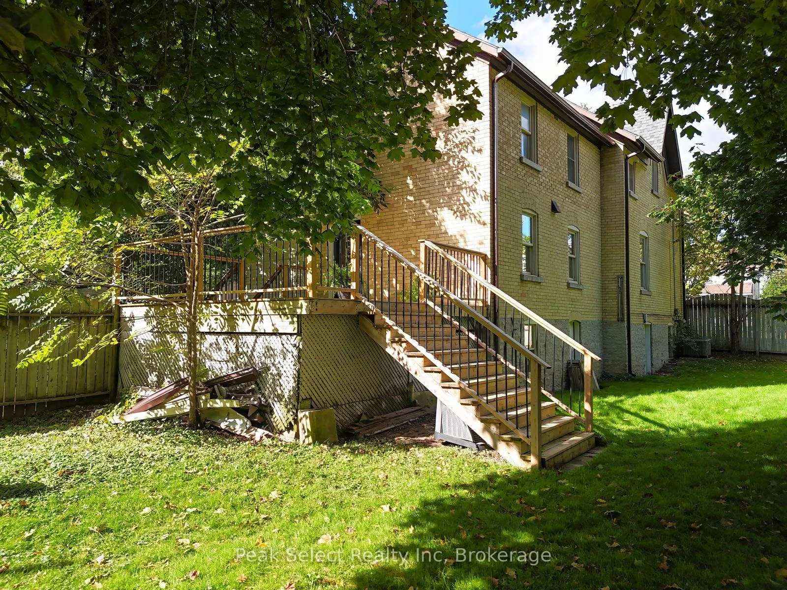 Photo 5 of 382 Queen Street E, St. Marys — HOMEH