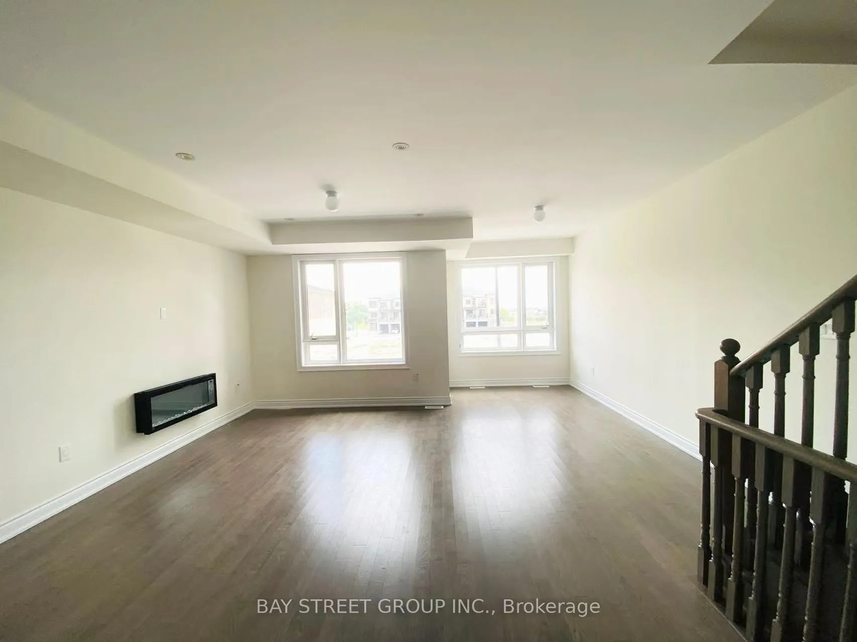 Photo 6 of 255 Tennant Circle, Vaughan, Vellore Village — HOMEH