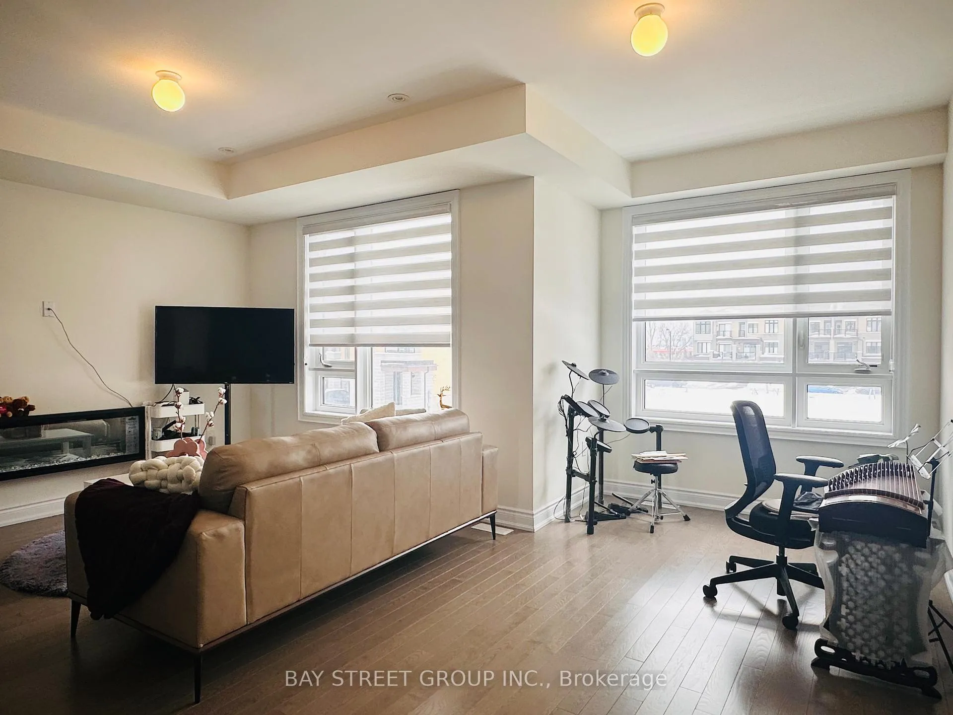 Photo 9 of 255 Tennant Circle, Vaughan, Vellore Village — HOMEH