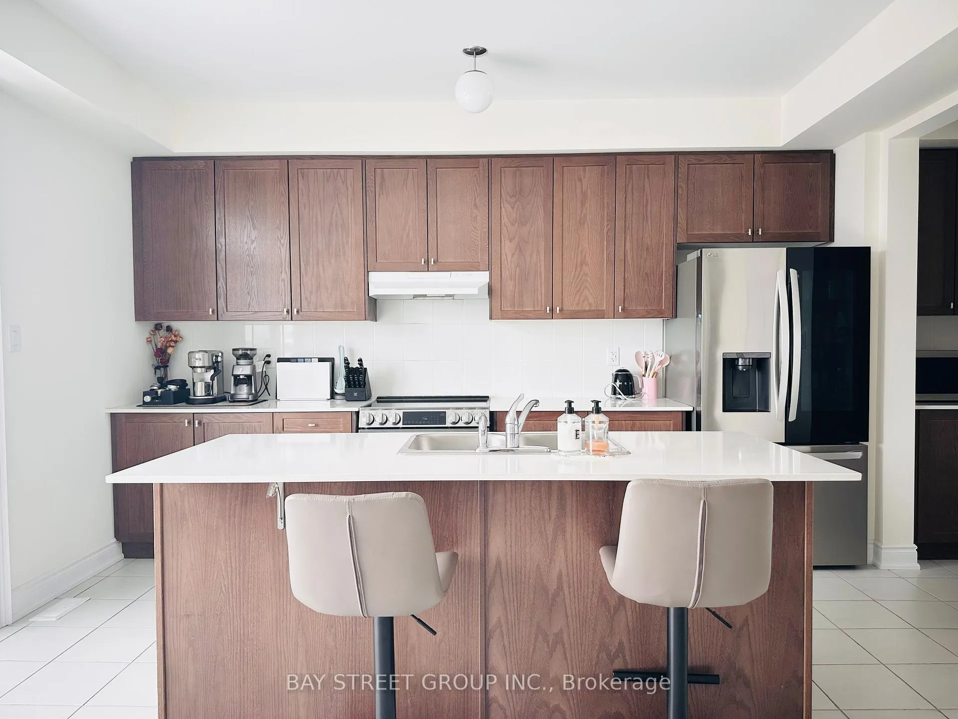 Photo 14 of 255 Tennant Circle, Vaughan, Vellore Village — HOMEH