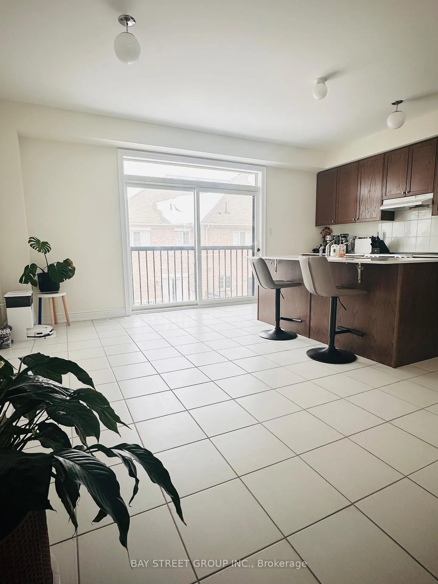 Photo 16 of 255 Tennant Circle, Vaughan, Vellore Village — HOMEH