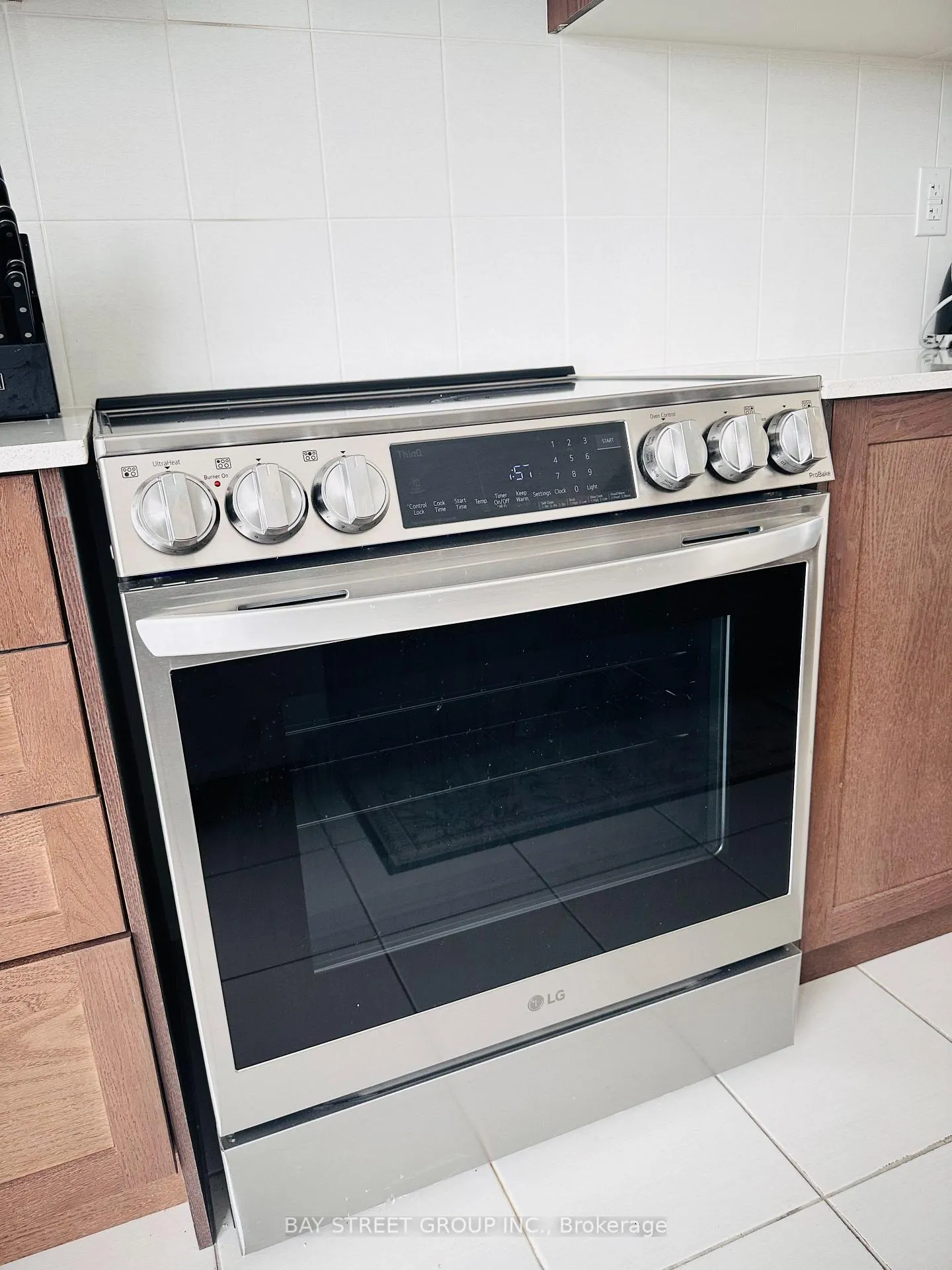 Photo 20 of 255 Tennant Circle, Vaughan, Vellore Village — HOMEH