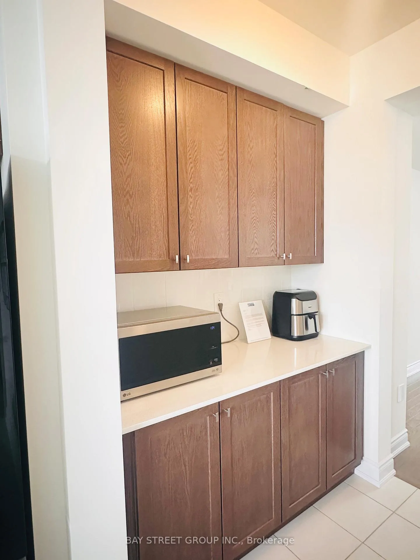 Photo 25 of 255 Tennant Circle, Vaughan, Vellore Village — HOMEH