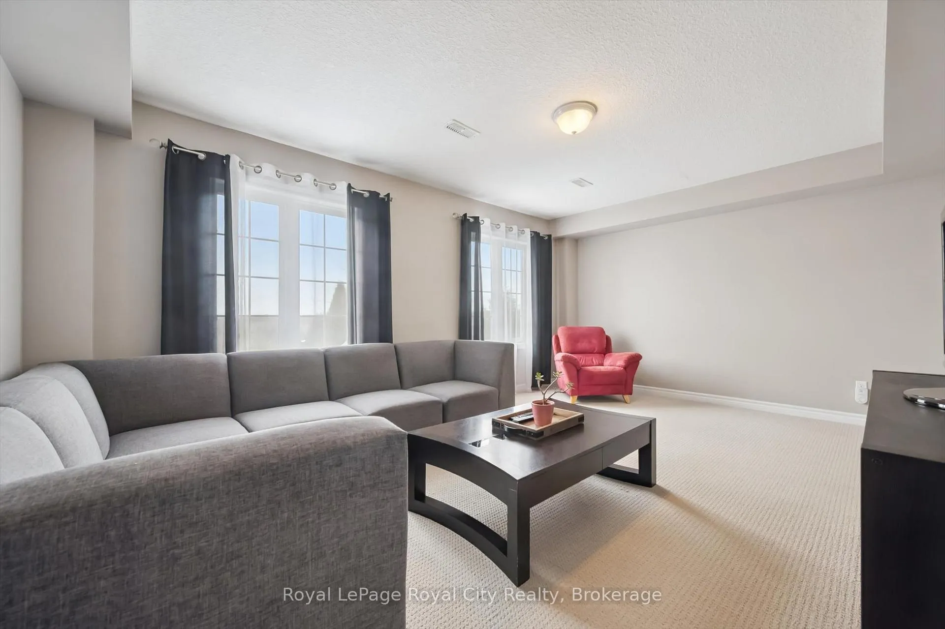 Photo 3 of Unit 28B, 15 Carere Crescent, Guelph, Victoria North — HOMEH