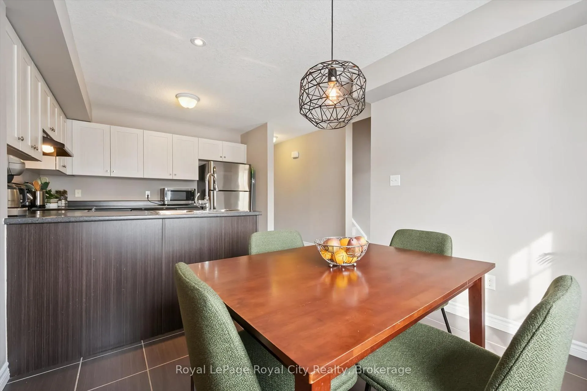 Photo 7 of Unit 28B, 15 Carere Crescent, Guelph, Victoria North — HOMEH