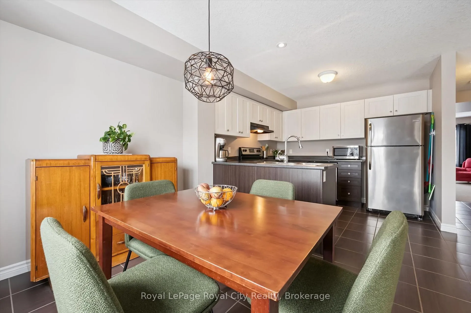 Photo 8 of Unit 28B, 15 Carere Crescent, Guelph, Victoria North — HOMEH