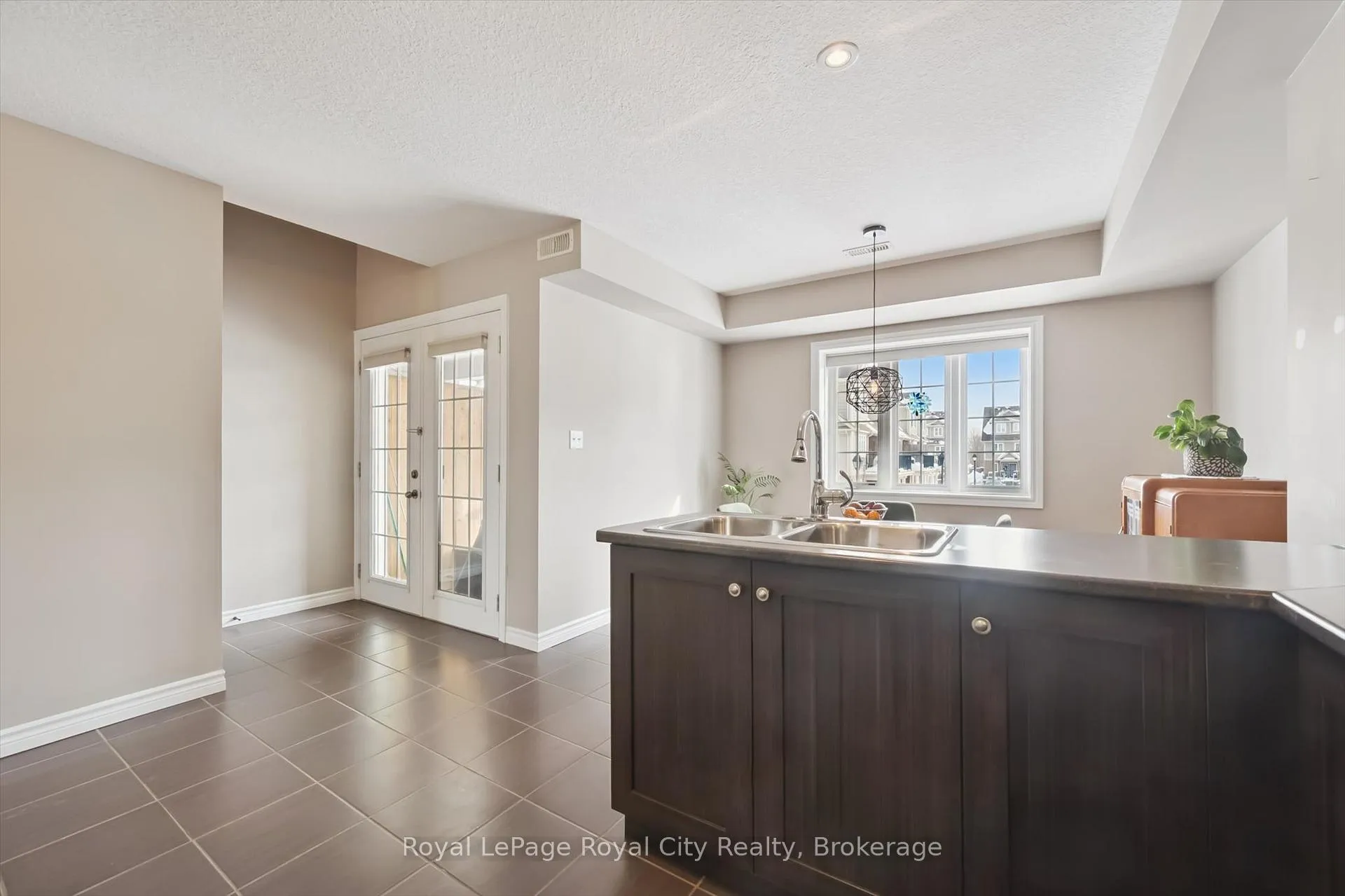 Photo 14 of Unit 28B, 15 Carere Crescent, Guelph, Victoria North — HOMEH