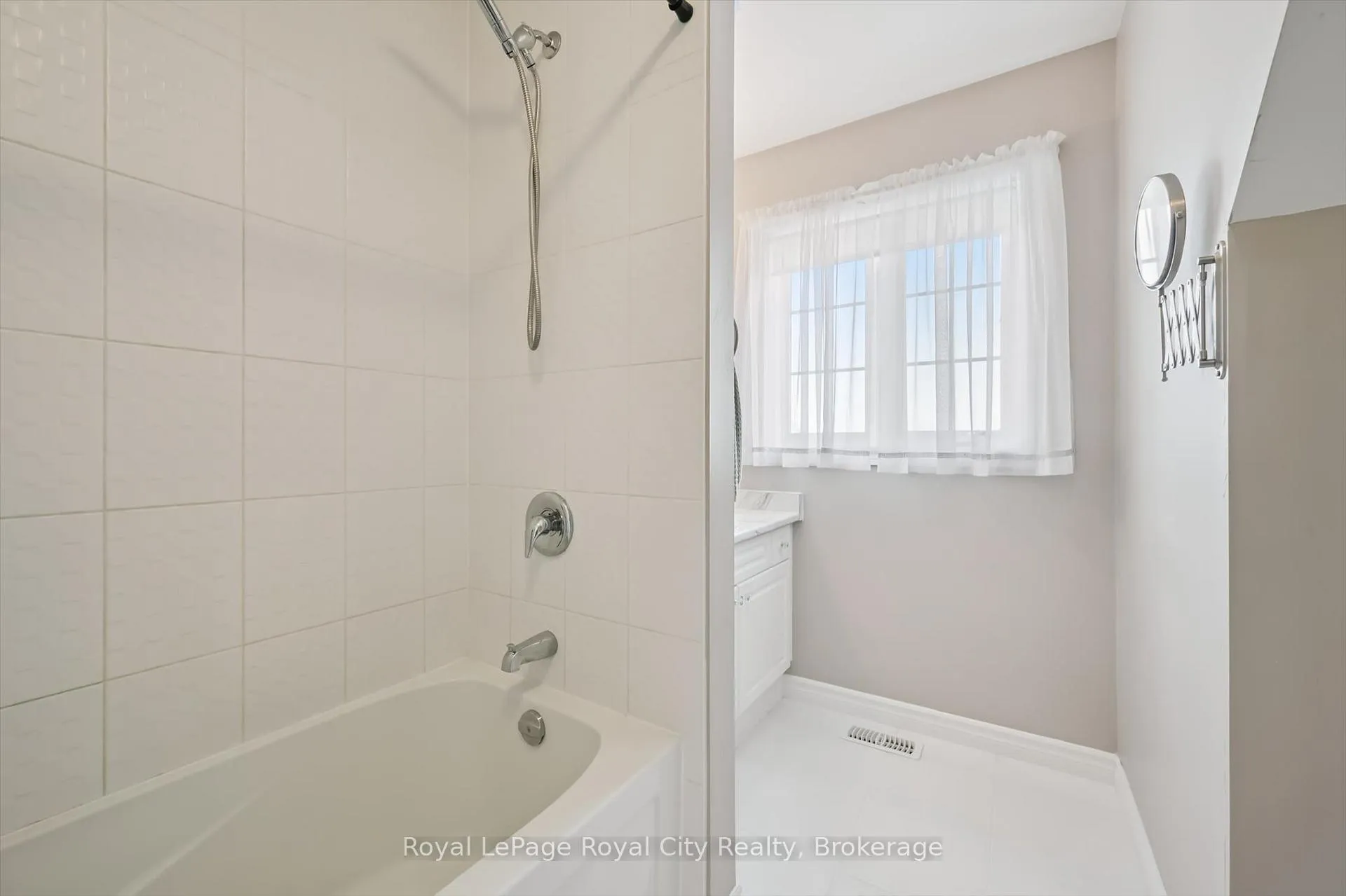 Photo 22 of Unit 28B, 15 Carere Crescent, Guelph, Victoria North — HOMEH
