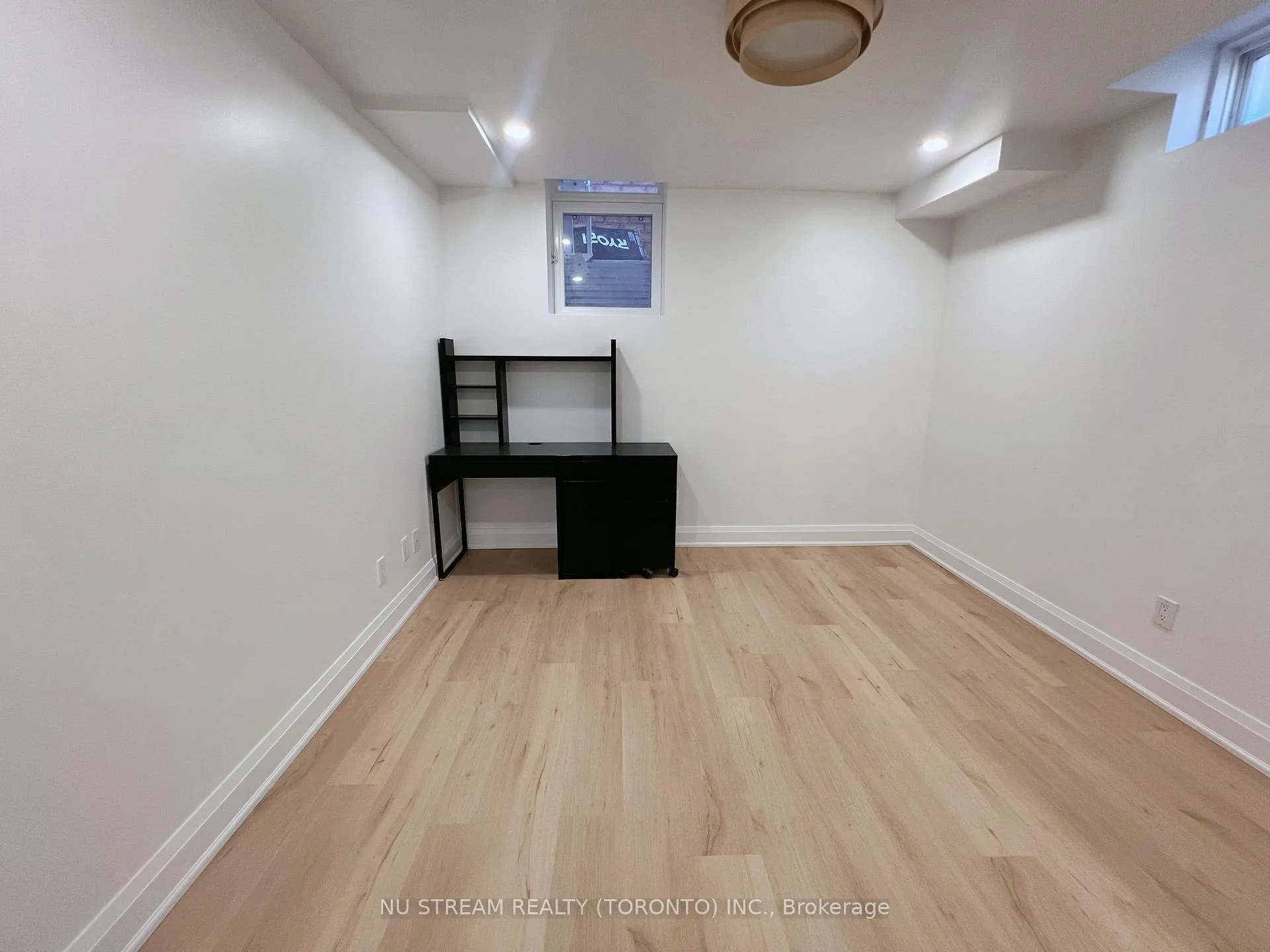 Photo 5 of Unit Bsmt, 38 Whitford Road, Markham, Cachet — HOMEH