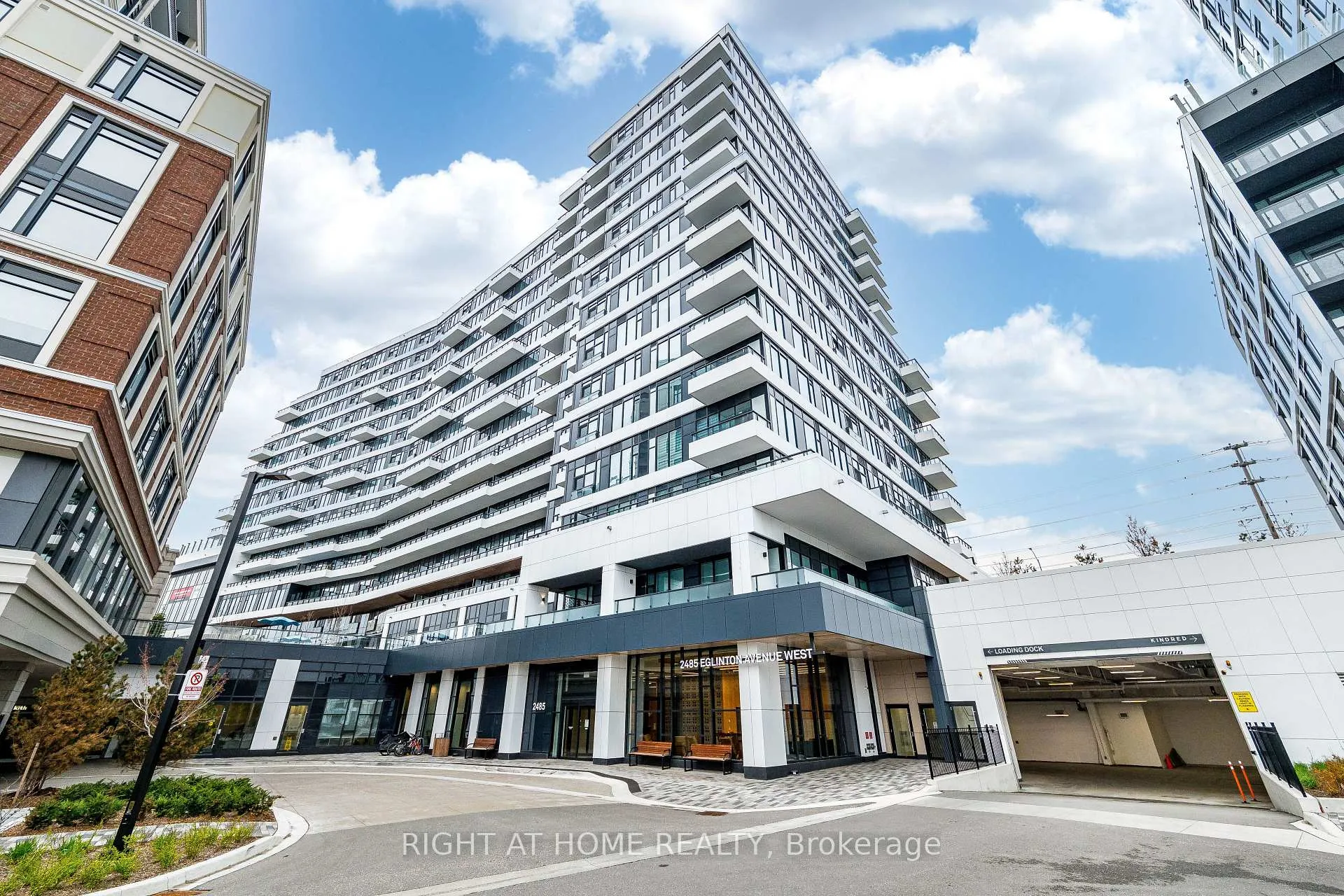Front of Unit 418, 2485 Eglinton Avenue W